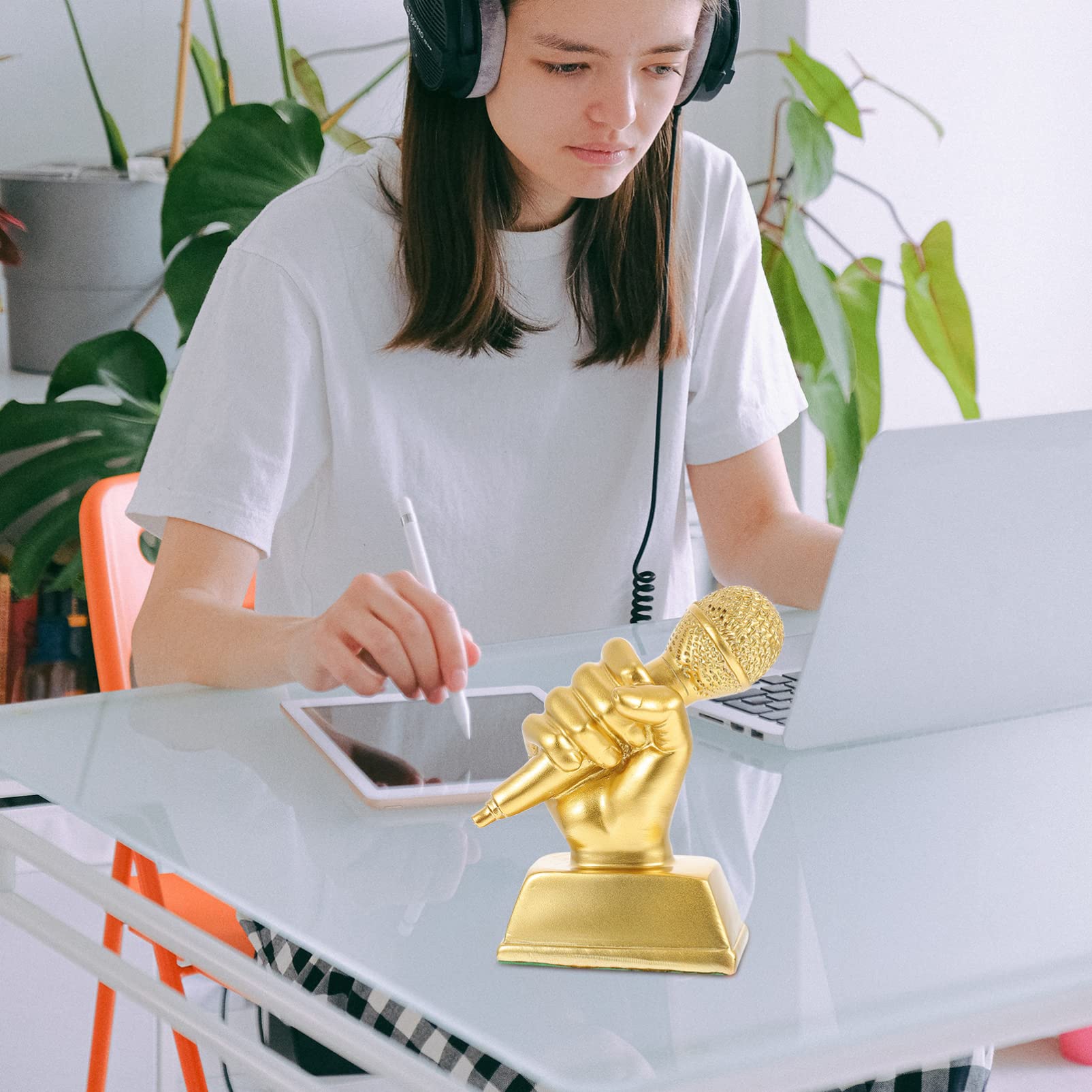 Veemoon Golden Resin Microphone Trophy - Singing Award Prize for Karaoke Parties & Competitions | Perfect for Singing Contests, Talent Shows & Performance Awards