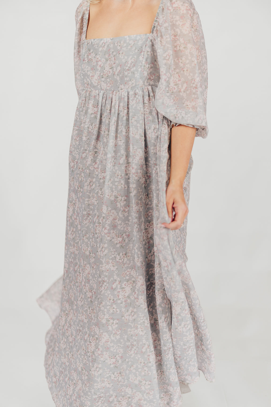 Elegant Sage Green Floral Smocked Maxi Dress for Women - Bump Friendly Maternity & Inclusive Sizing (S-3XL) - Perfect for Summer Weddings, Beach Vacations & Casual Outings