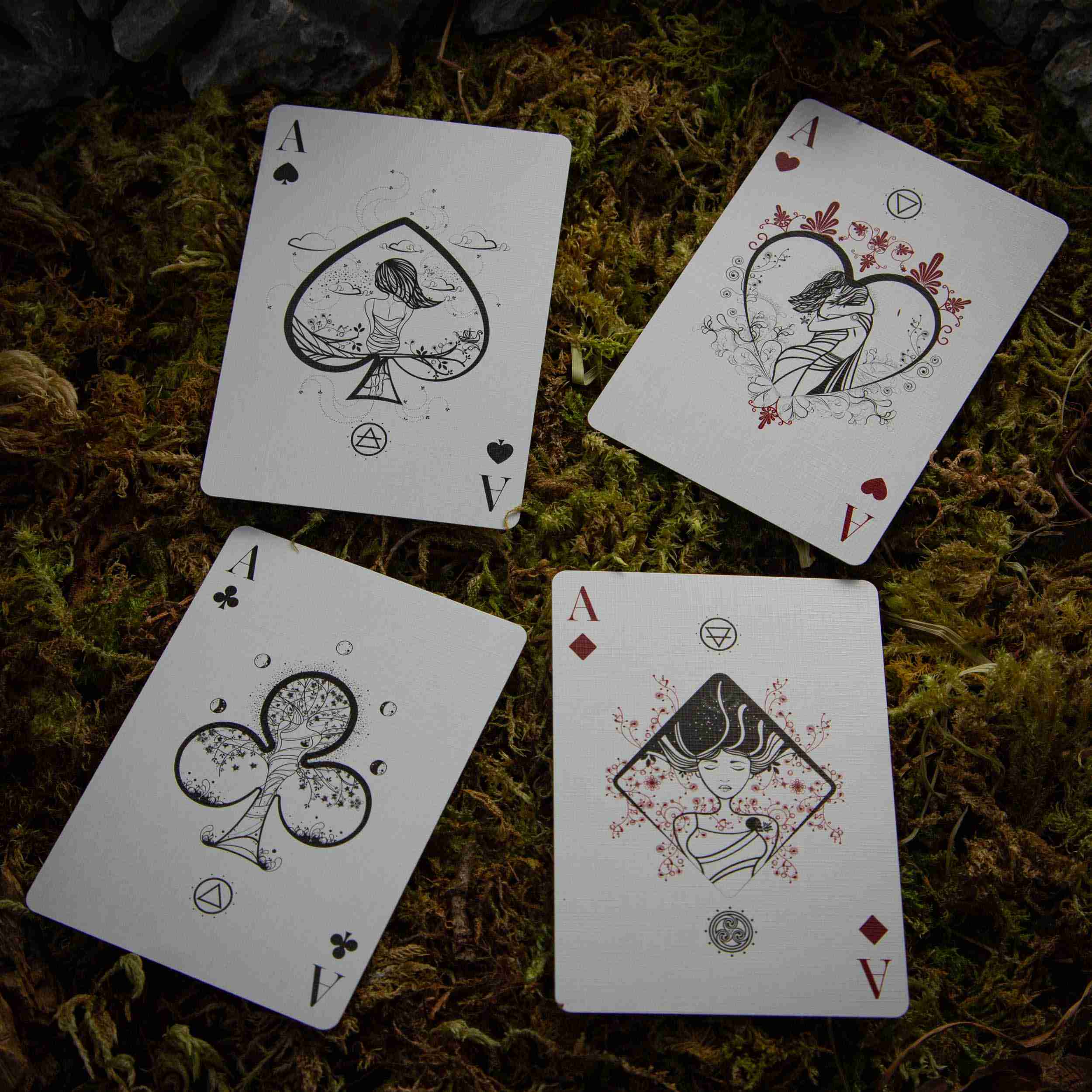 Fillide Acqua V2 Premium Playing Cards - Waterproof & Durable for Poker, Magic Tricks & Cardistry - Perfect for Outdoor, Travel & Casino Nights