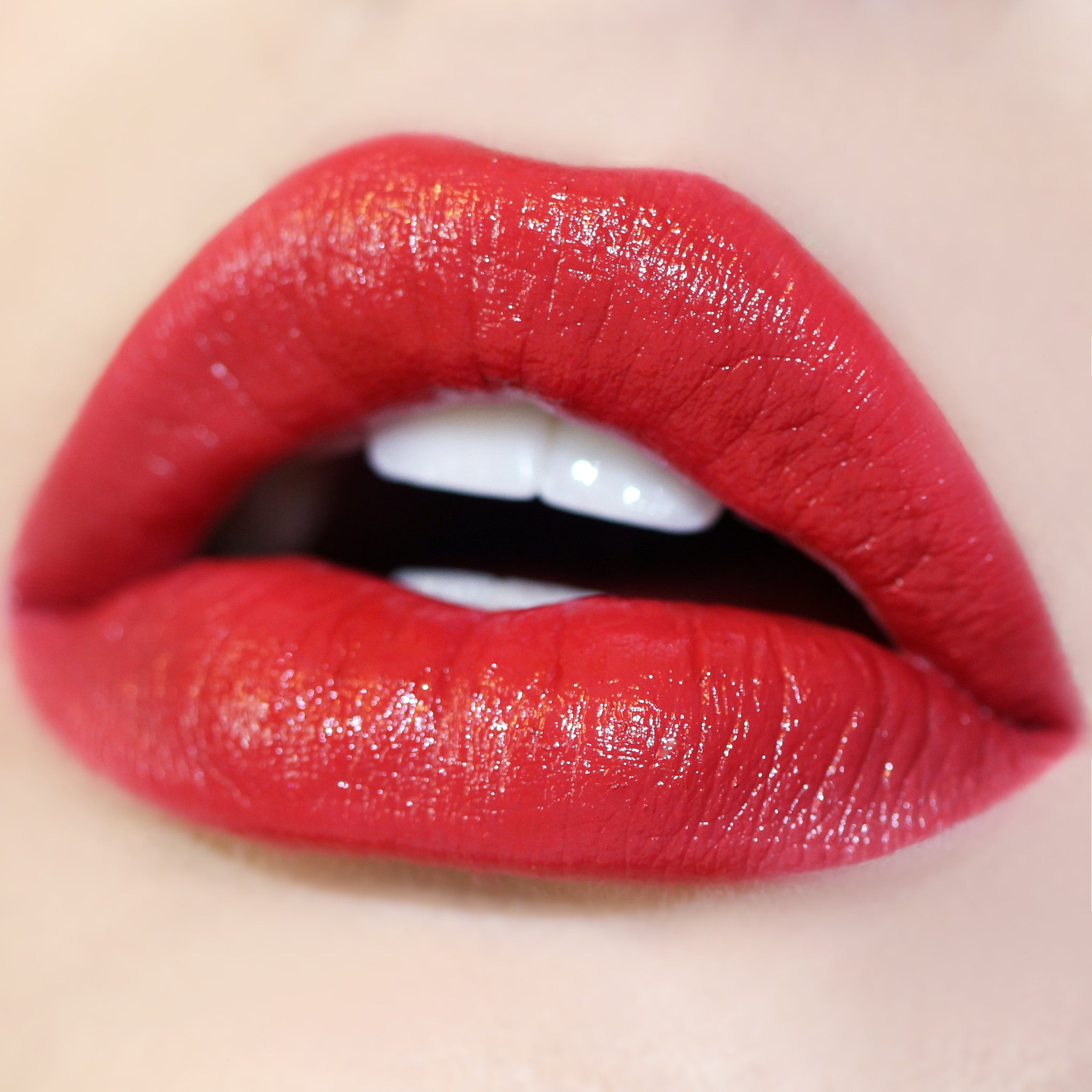 Le Crème Lipstick - Hydrating Matte Lipstick with Long-Lasting Color, Vegan & Cruelty-Free - Perfect for Everyday Wear, Date Night & Special Occasions
