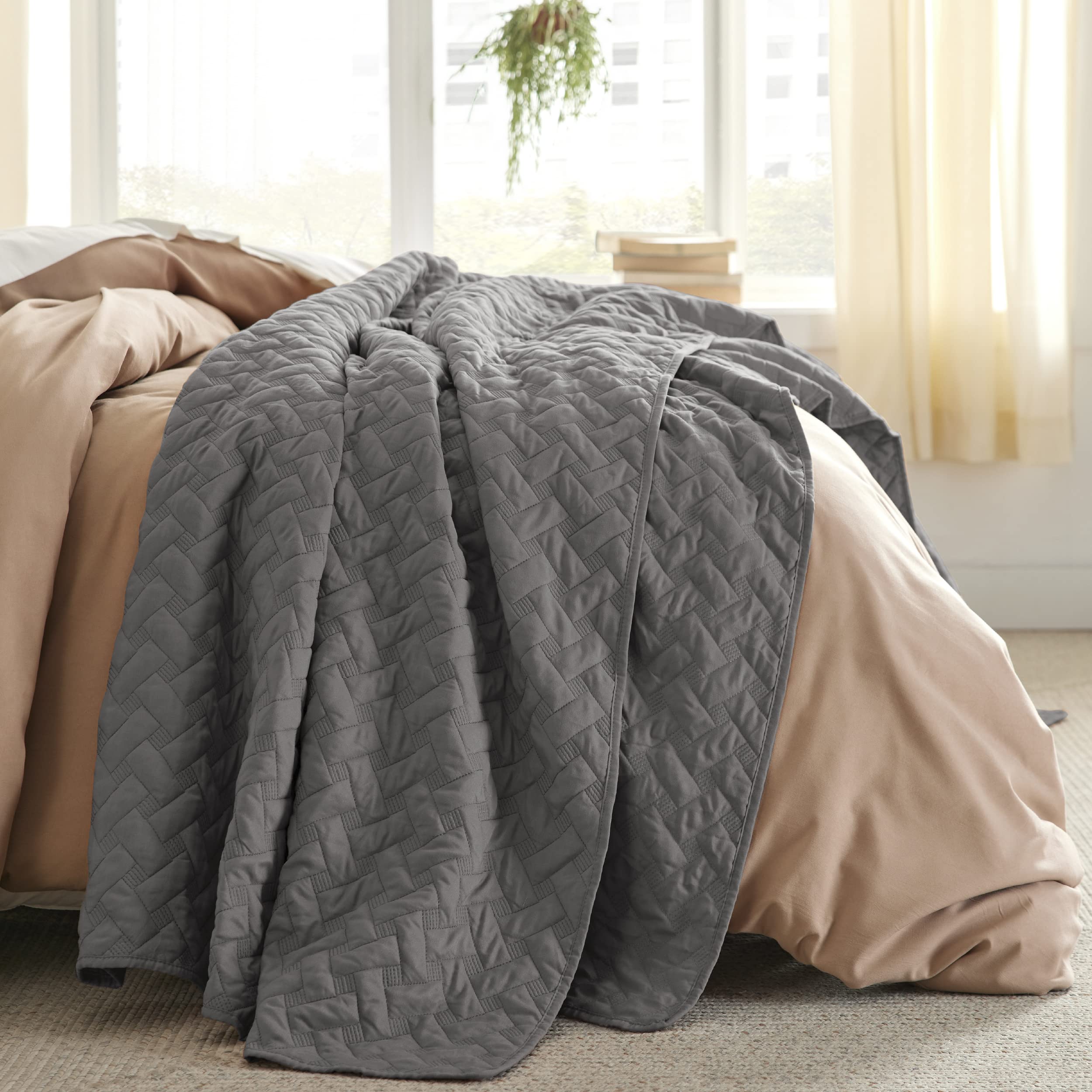 Bedsure California King Size Lightweight Quilt Bedspread - Soft Basket Weave Pattern Grey Comforter Set with 2 Pillow Shams | All Season Bedding for Master Bedroom, Guest Room & Cozy Home Decor