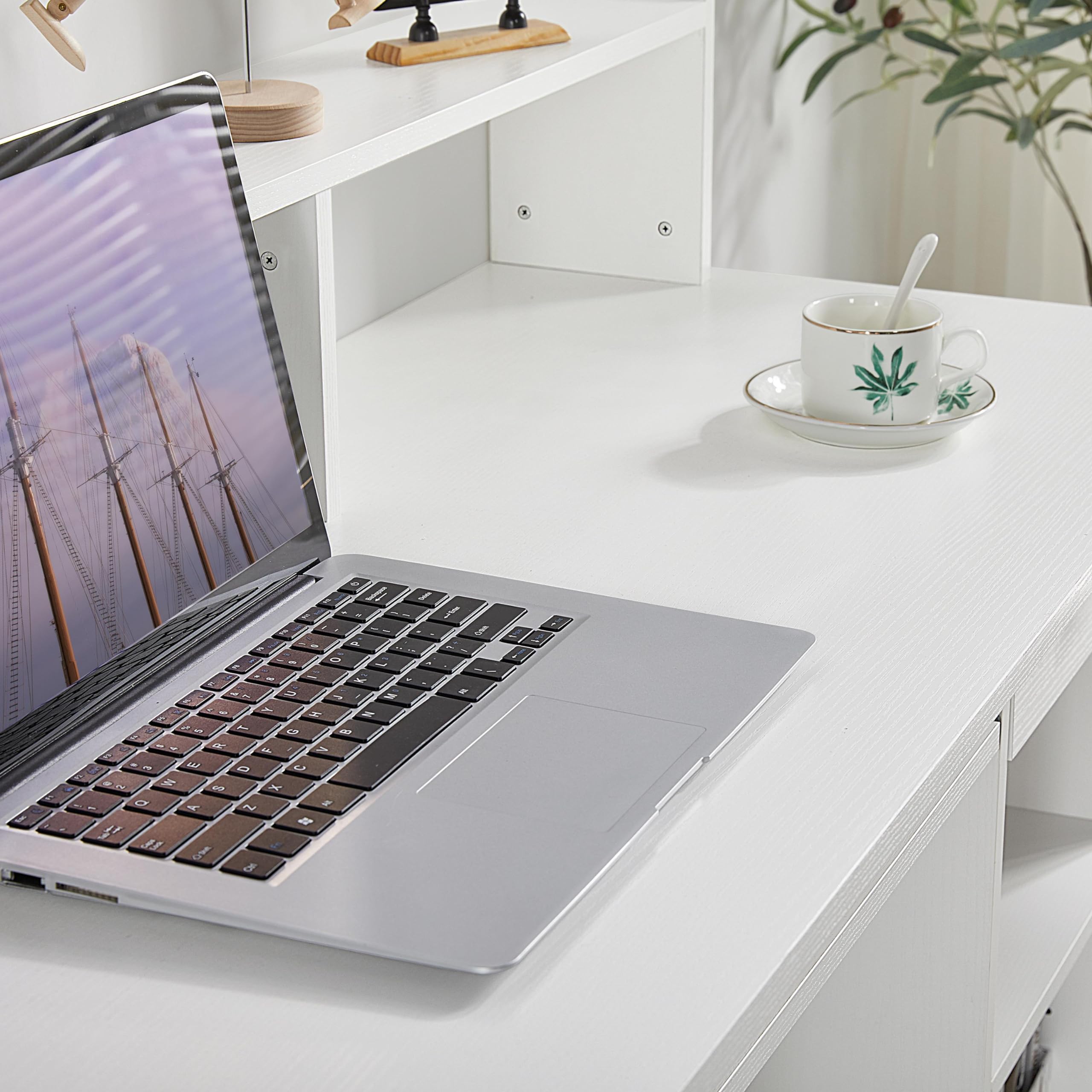Yaheetech White Wooden Computer Desk with Keyboard Tray - Modern Home Office Desk, Study Writing Table for PC & Laptop - Perfect for Small Spaces, Remote Work & Student Dorm Rooms