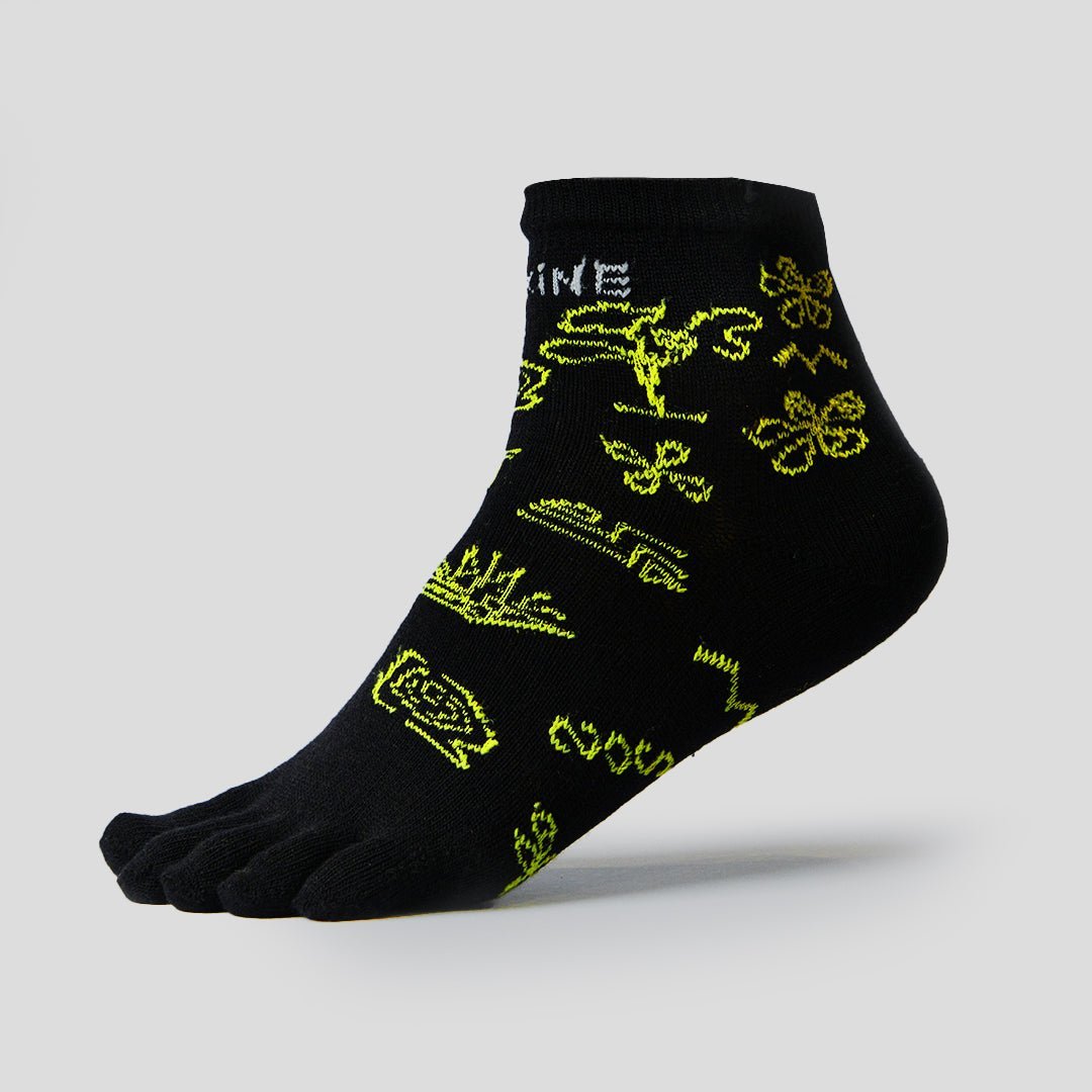 Premium Merino Wool Luxury Running Mid Crew Toe Socks - Unisex Thermal Hiking & Athletic Performance Socks for Men & Women - Perfect for Winter Sports, Gym Workouts & Outdoor Activities
