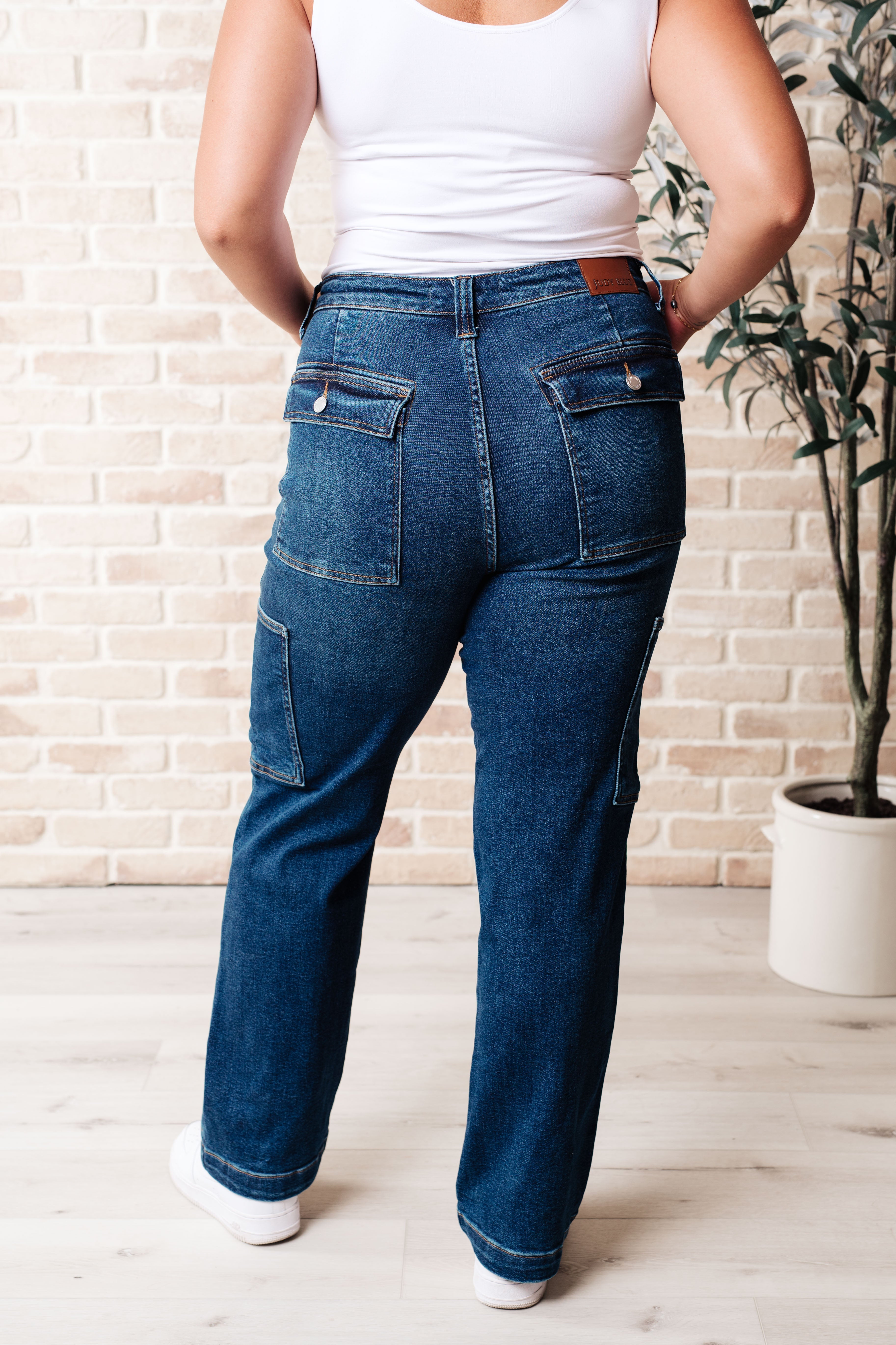 Leila High Rise Cargo Straight Jeans for Women - Trendy Casual Pants with Multiple Pockets | Perfect for Streetwear, Work & Everyday Outfits