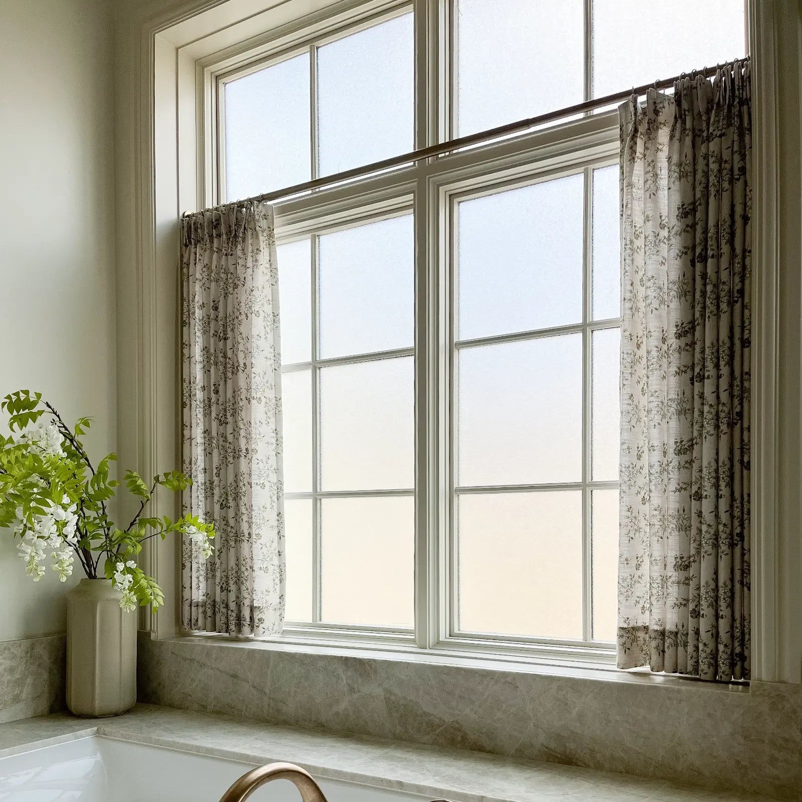Elegant Sara Le Print Linen Pleated Cafe Curtains - Light Filtering Window Treatment for Kitchen, Dining Room & Bathroom
