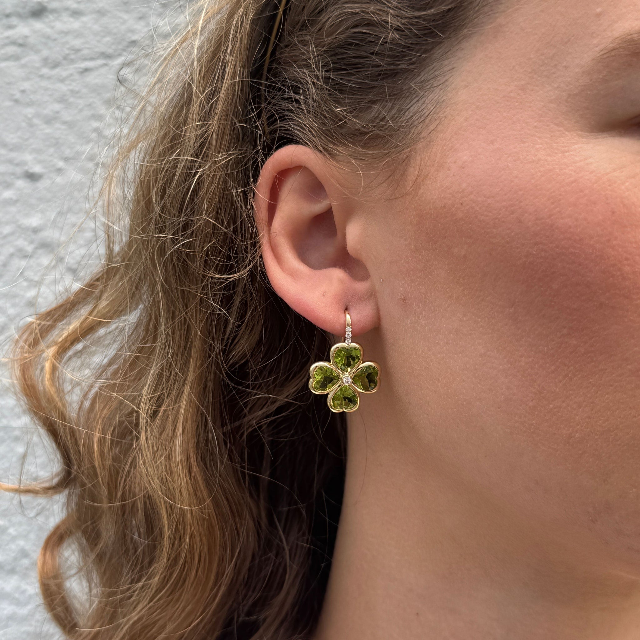Goshwara 18K Yellow Gold Peridot and Diamond Clover Earrings for Women | Elegant Green Gemstone Jewelry | Perfect for Weddings, Parties & Special Occasions