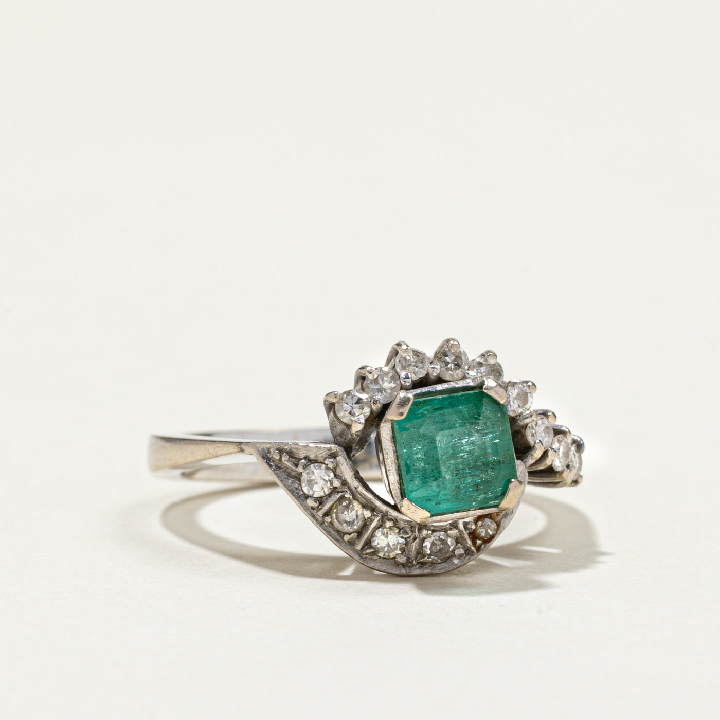Exquisite 0.82ct Beryl & 0.23ct Diamond Ring - Size 5.75 | Elegant Engagement, Anniversary & Wedding Jewelry Gift for Women