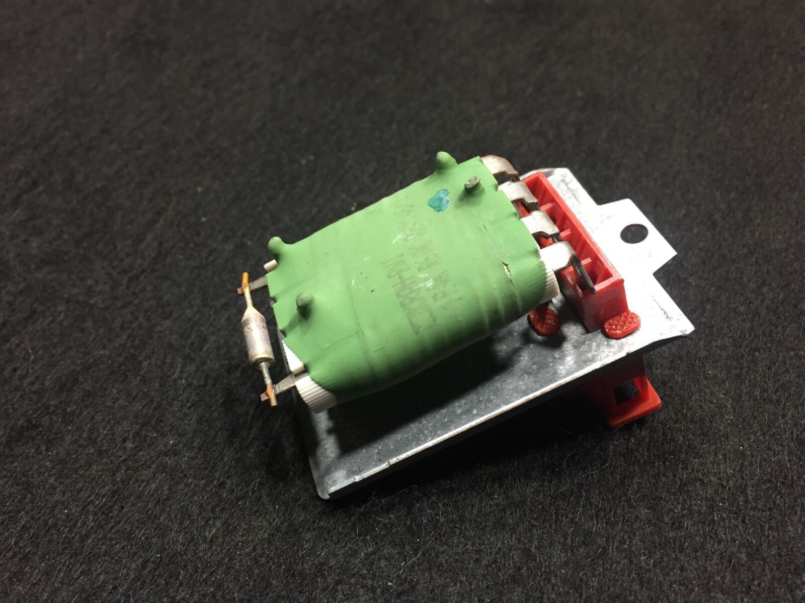 02 03 04 05 VW Passat Blower Motor Resistor OEM D23 - Replacement Part for HVAC System - Perfect for Car Heating & Cooling Repair