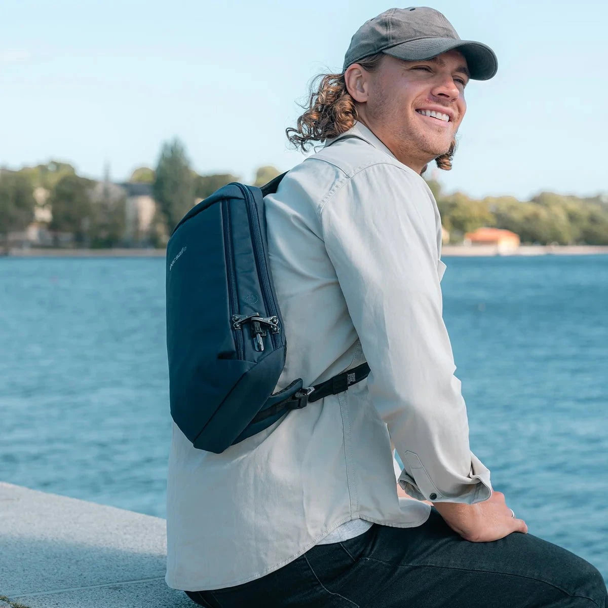 Pacsafe Vibe 325 Anti-Theft Sling Bag - Secure Crossbody Pack for Travel, Commuting & Everyday Use | RFID Protection & Cut-Resistant Straps