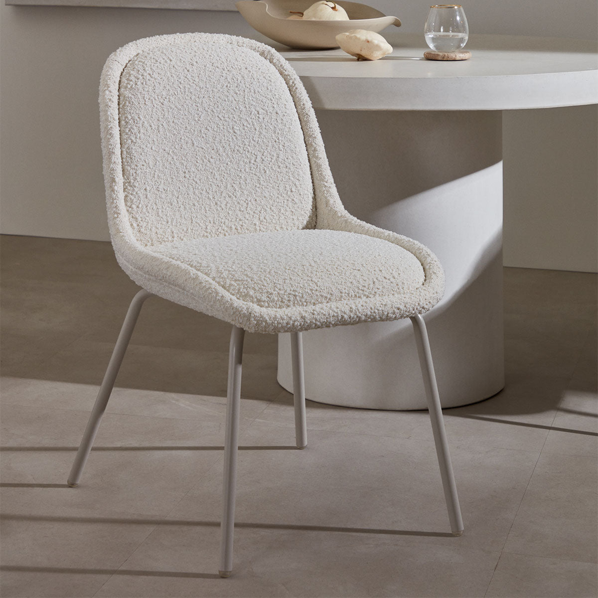 Aimin Chair by Kave Home - Modern Accent Chair for Living Room, Bedroom & Office - Comfortable Upholstered Lounge Chair with Wooden Legs