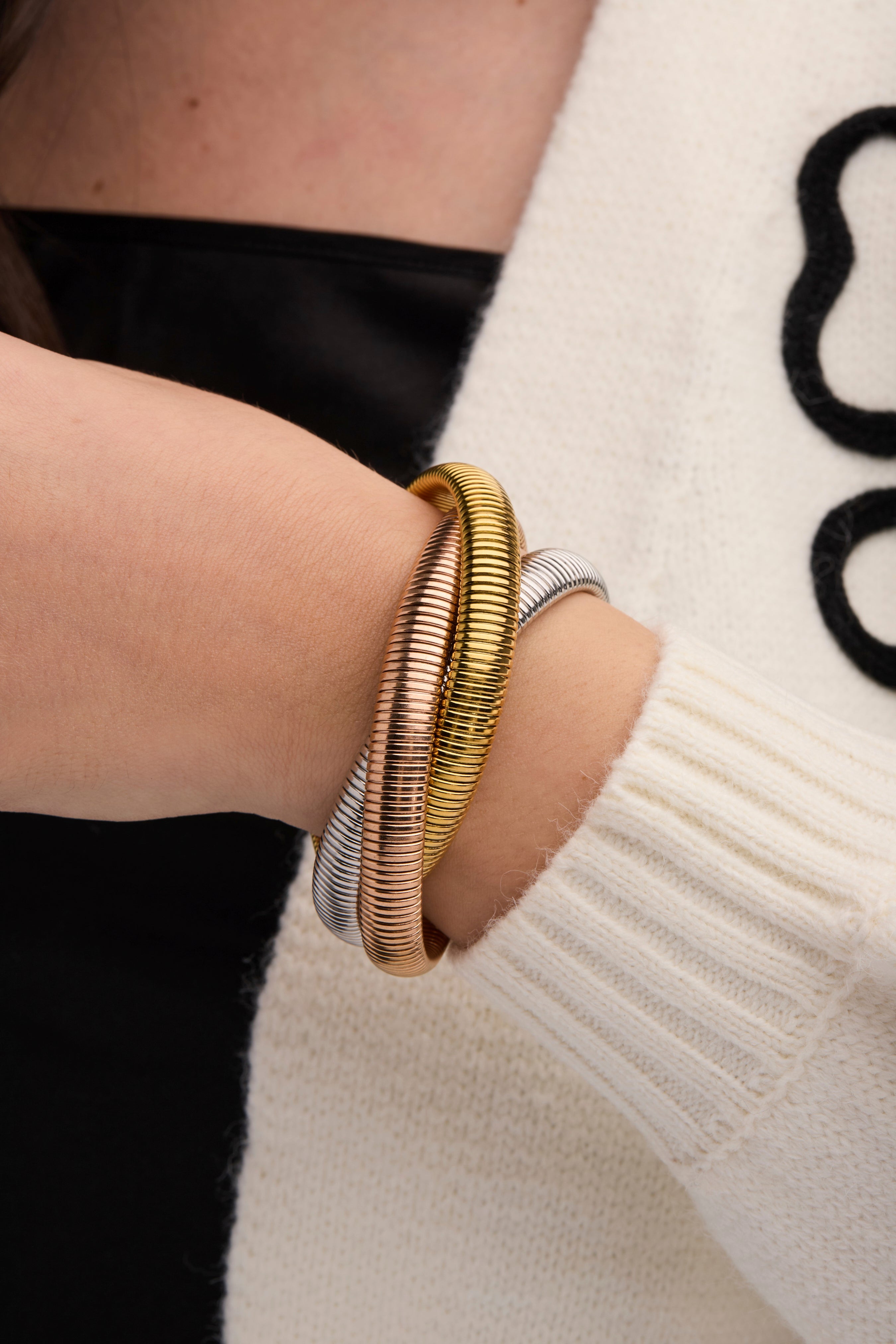 Elegant Three-Tone Coil Bracelet for Women - Gold Silver Rose Gold Adjustable Bangle - Perfect for Everyday Wear, Parties & Gifts