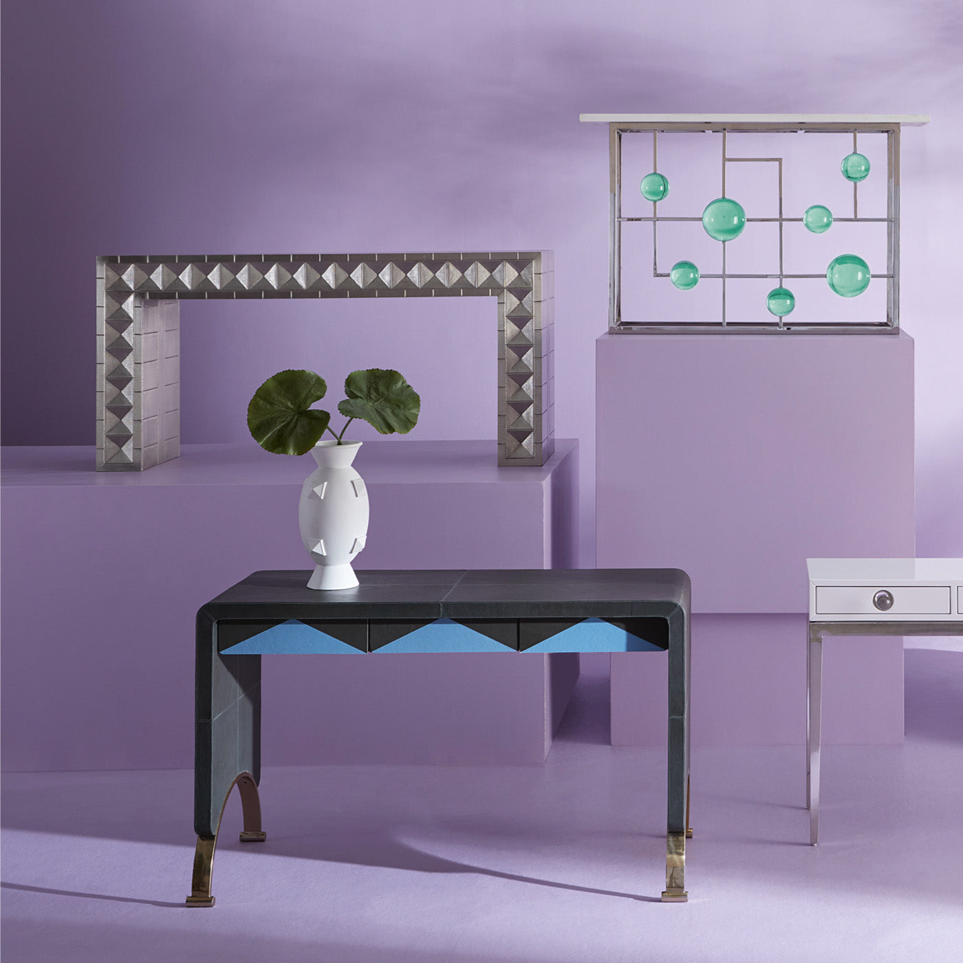Globo Fretwork Console Table - Elegant Wooden Entryway Furniture for Hallway & Living Room Decor