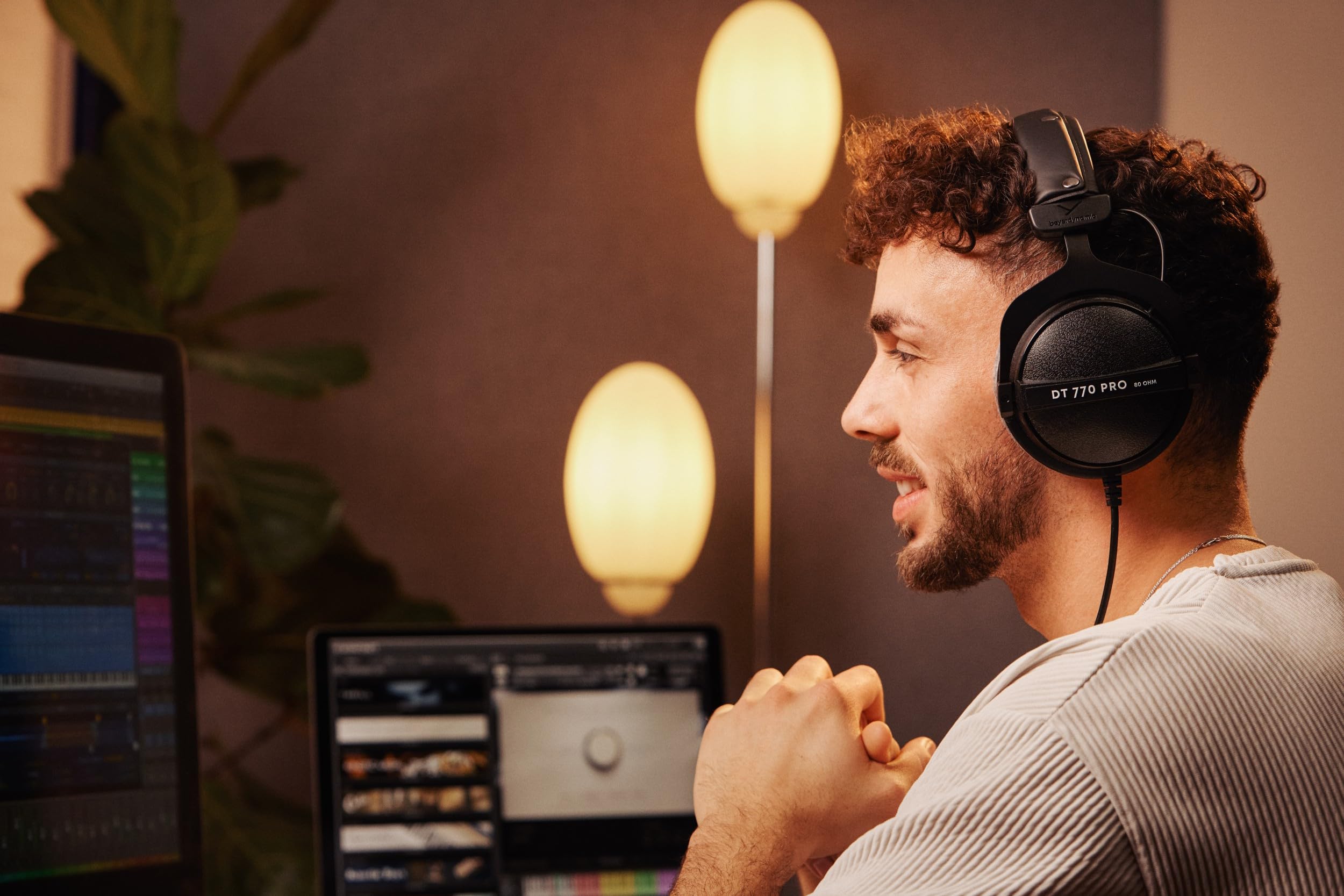beyerdynamic DT 770 PRO 80 Ohm Over-Ear Studio Headphones - Gray Closed-Back Wired Headphones for Professional Recording, Mixing & Monitoring | Perfect for Music Producers, Podcasters & Audio Engineers