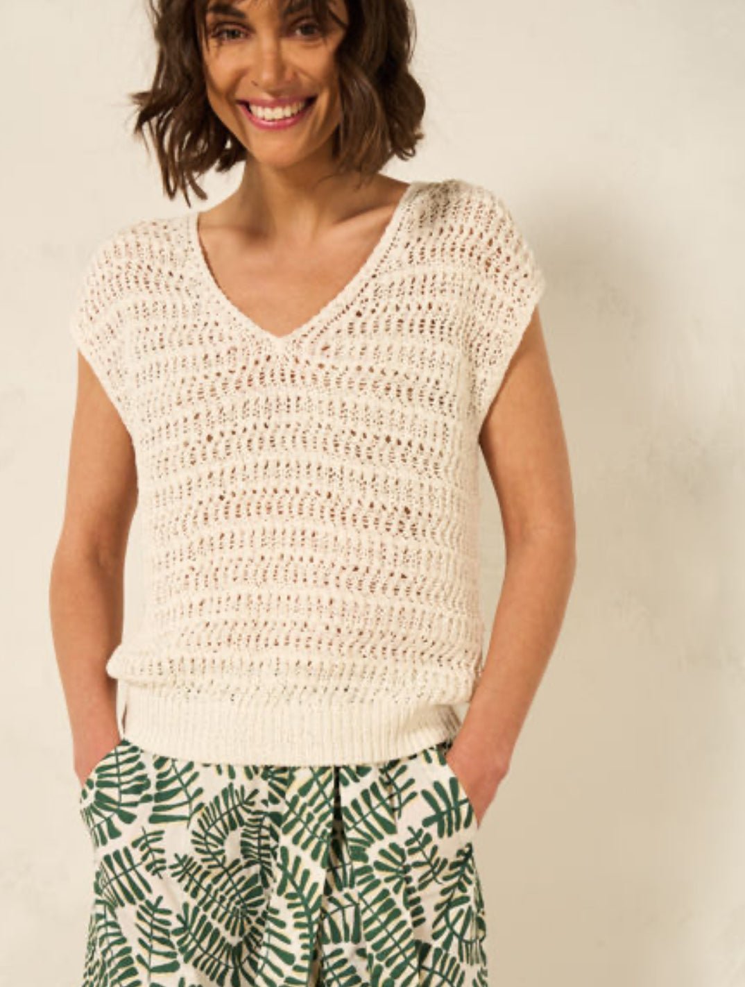 Women's Off-White Knitted Pullover Sweater - Soft Casual Long Sleeve Crewneck Top for Fall & Winter | Perfect for Office, Date Night and Weekend Outfits