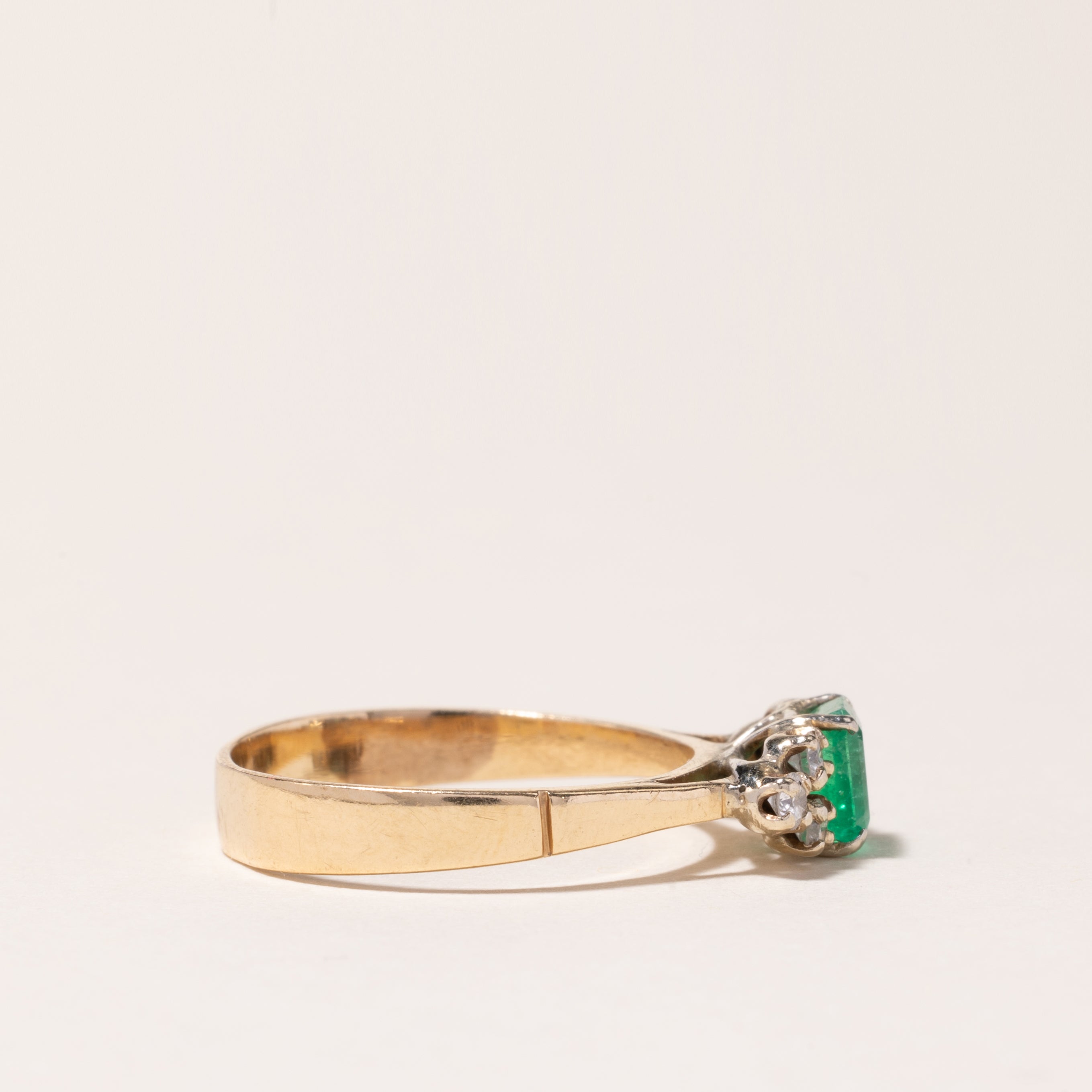 14K Gold Emerald and Diamond Accent Ring - 0.60ct Emerald & 0.24ctw Diamonds - Size 8 - Elegant Jewelry for Women, Perfect for Engagement, Anniversary or Special Occasion Gifts