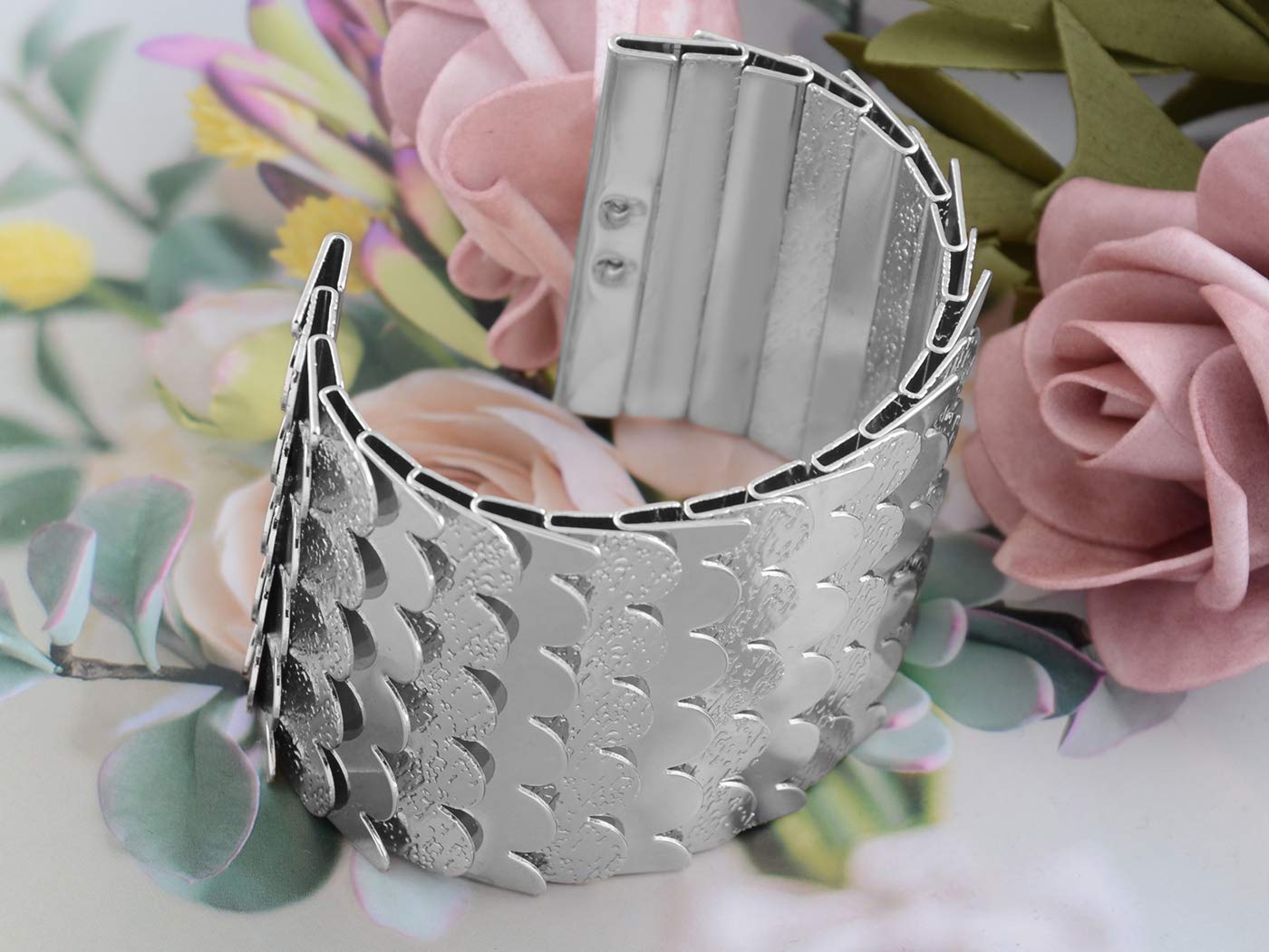 Alilang Women's Gold & Silver Egyptian Etched Textured Scales Scalloped Wrap Bangle Cuff Bracelet - Elegant Boho Jewelry for Parties, Weddings & Special Occasions