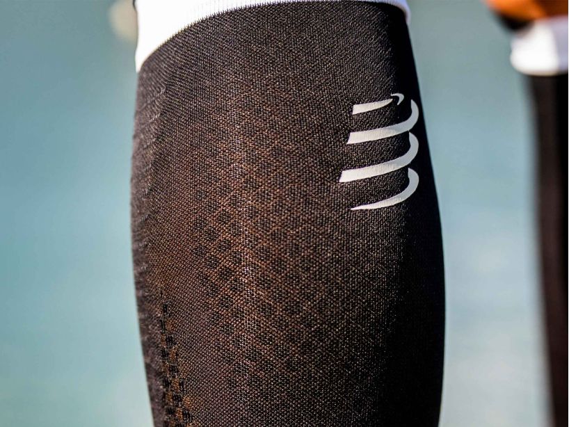 Compressport Unisex R2 3.0 Calf Sleeves - Black & White Performance Compression Leg Sleeves for Running, Cycling & Recovery Support