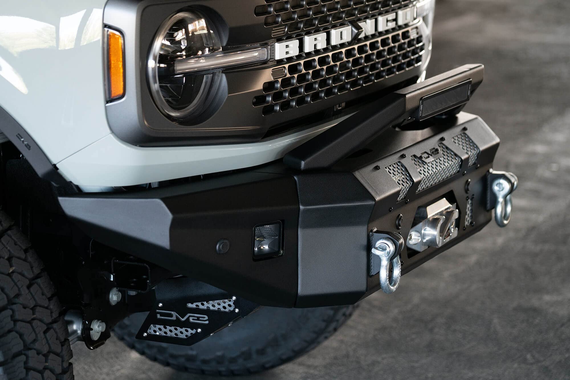 Bull Bar with LED Light Bar Mount for DV8 Offroad MTO Series Front Bumpers | Heavy-Duty Steel Construction | Fits 13-inch Elite Series LED Light Bars | Off-Road Protection & Style | Perfect for Jeep, Truck & SUV Off-Roading Adventures