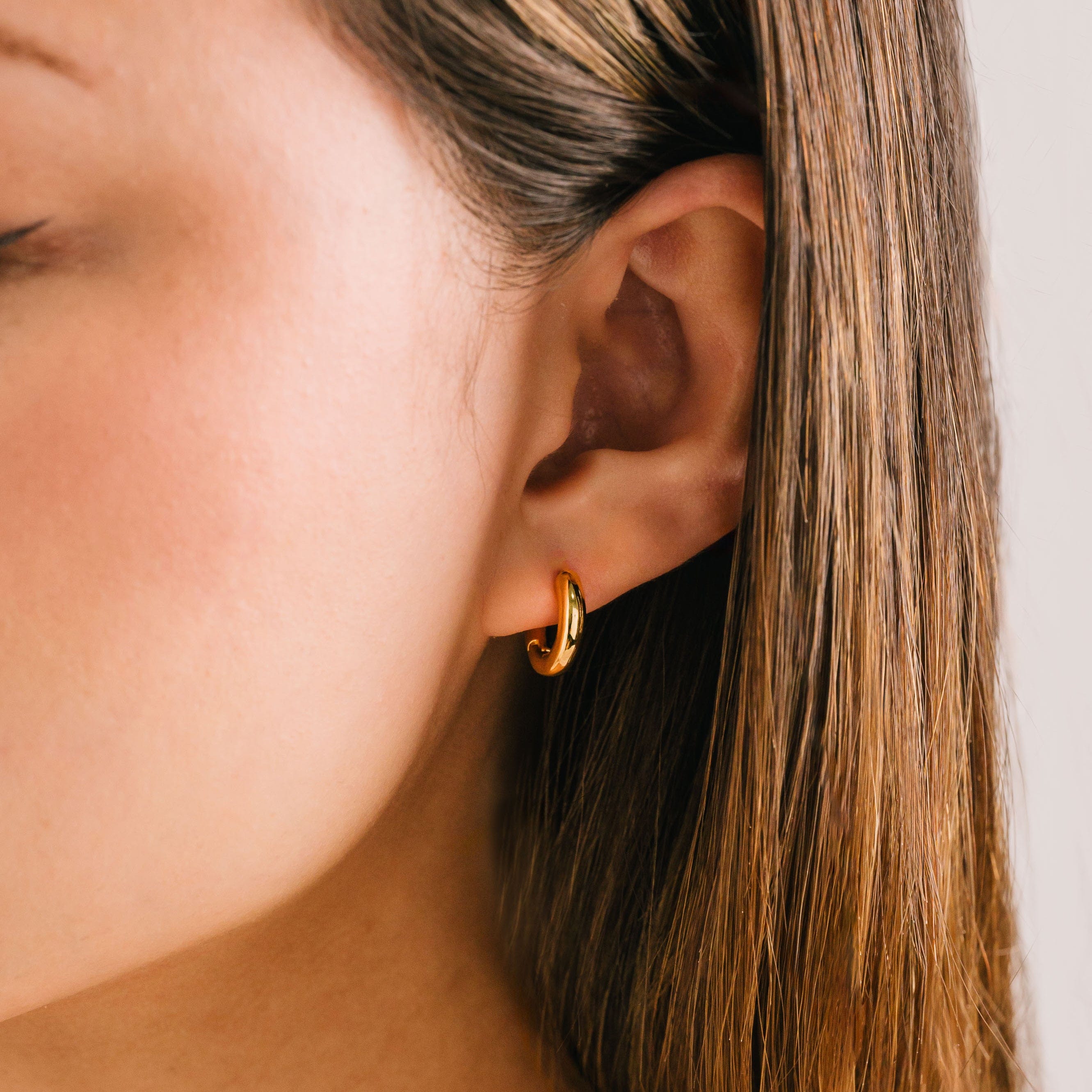 Small Puff Hoop Earrings for Women - Lightweight Dainty Gold Plated Huggie Hoops - Trendy Minimalist Jewelry for Everyday Wear, Date Night & Gifts