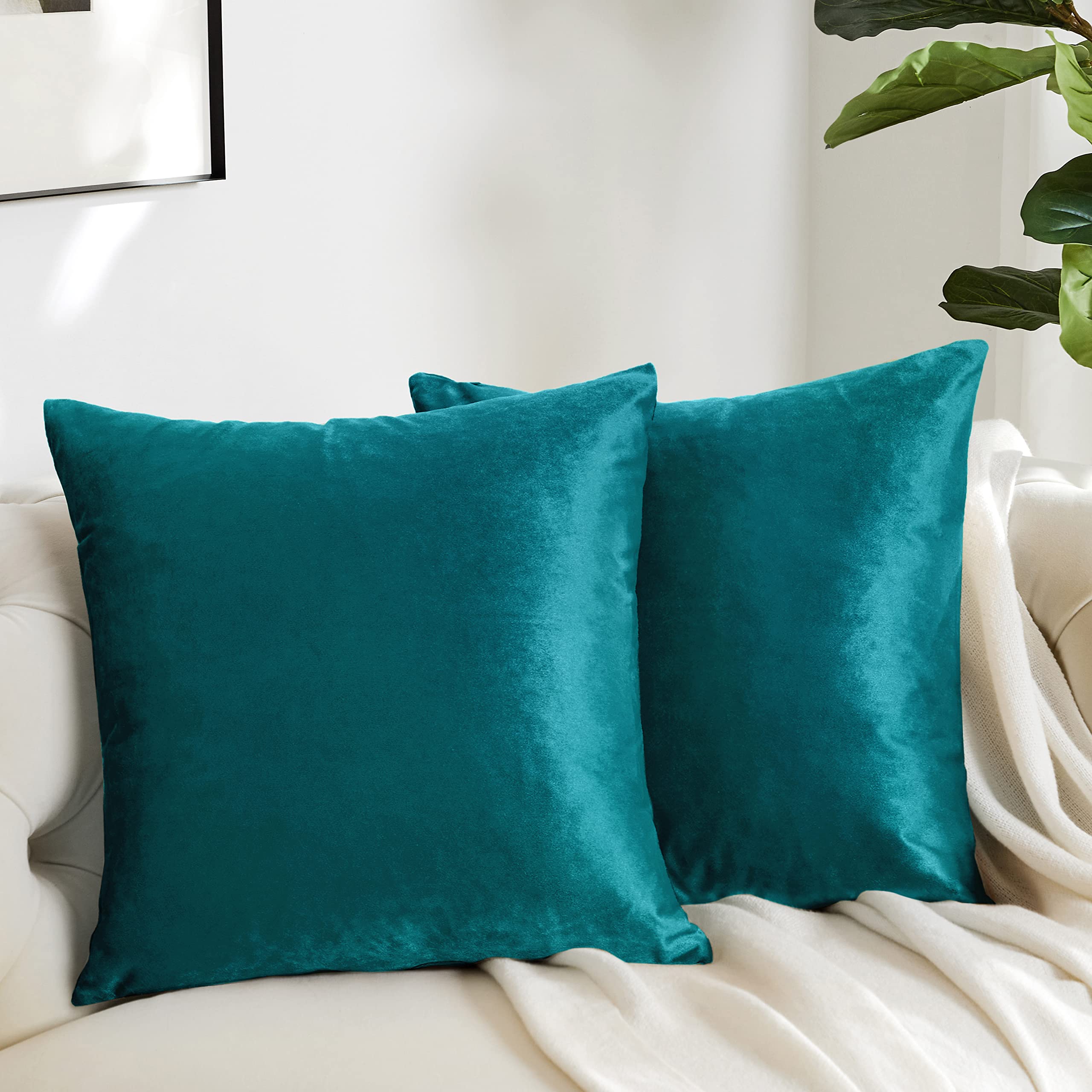 GIGIZAZA Velvet Throw Pillow Covers Set of 2 - 20x20 Inch Teal Peacock Green Sofa Cushion Covers for Living Room, Bedroom & Home Décor - Soft Luxury Pillow Cases for Couch, Chair and Bed