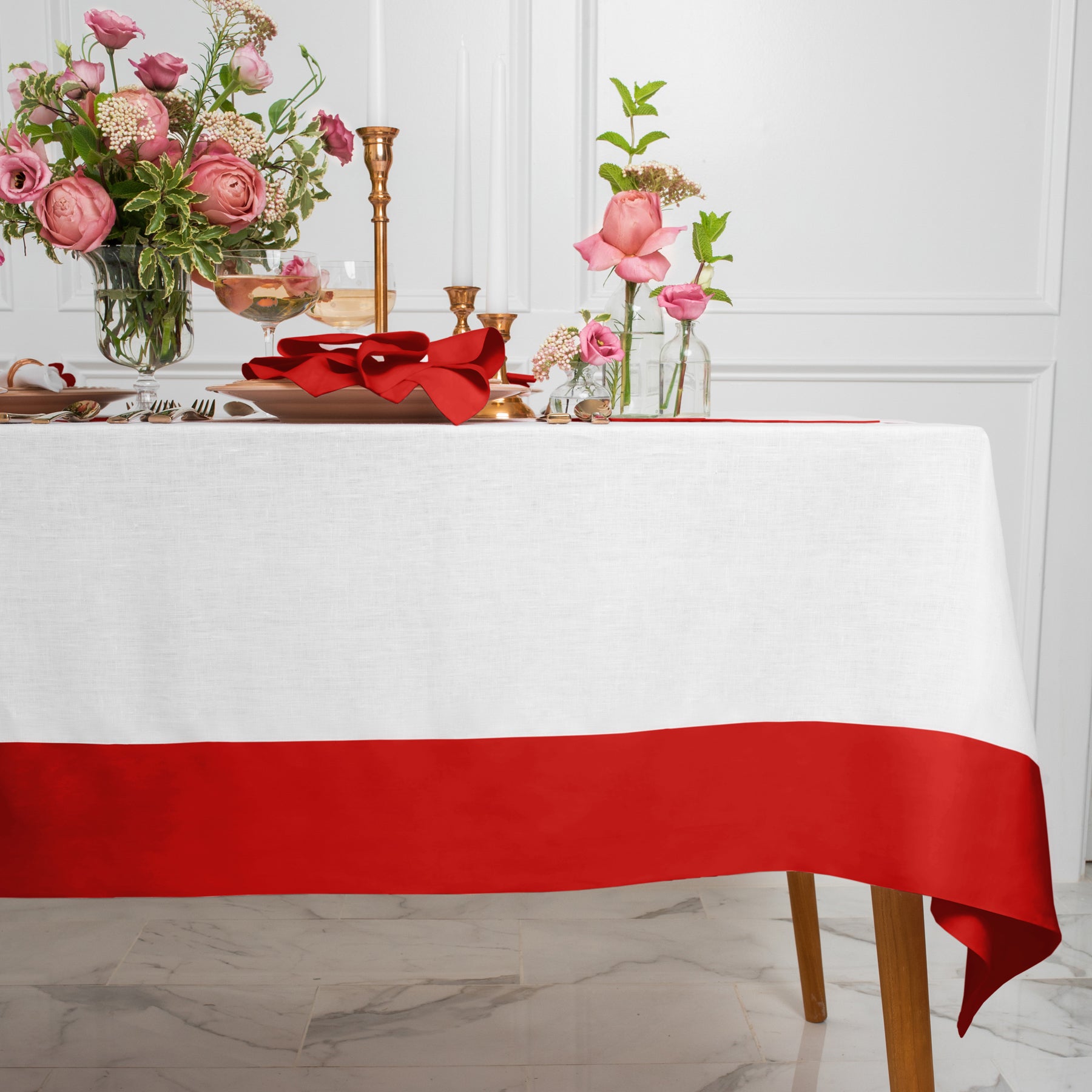 Stylish Contempo Tablecloth - Waterproof & Wrinkle-Free - Perfect for Dining, Parties & Home Decor