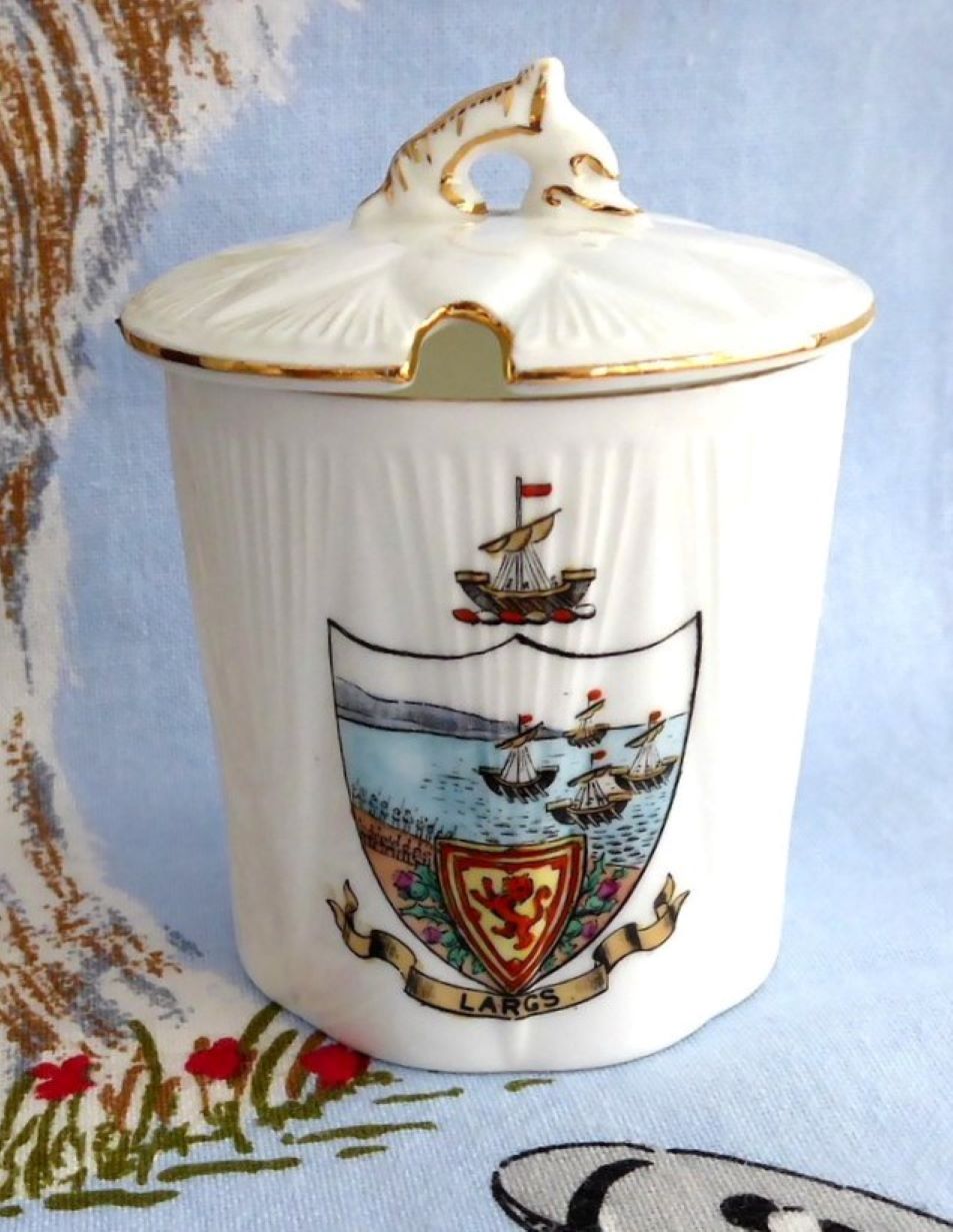 Vintage Shelley Dainty Crested Largs Scotland Jam Jar with Lid - 1930s Mustard Pot - Antique Collectible for Home Decor, Tea Parties & Kitchen Display