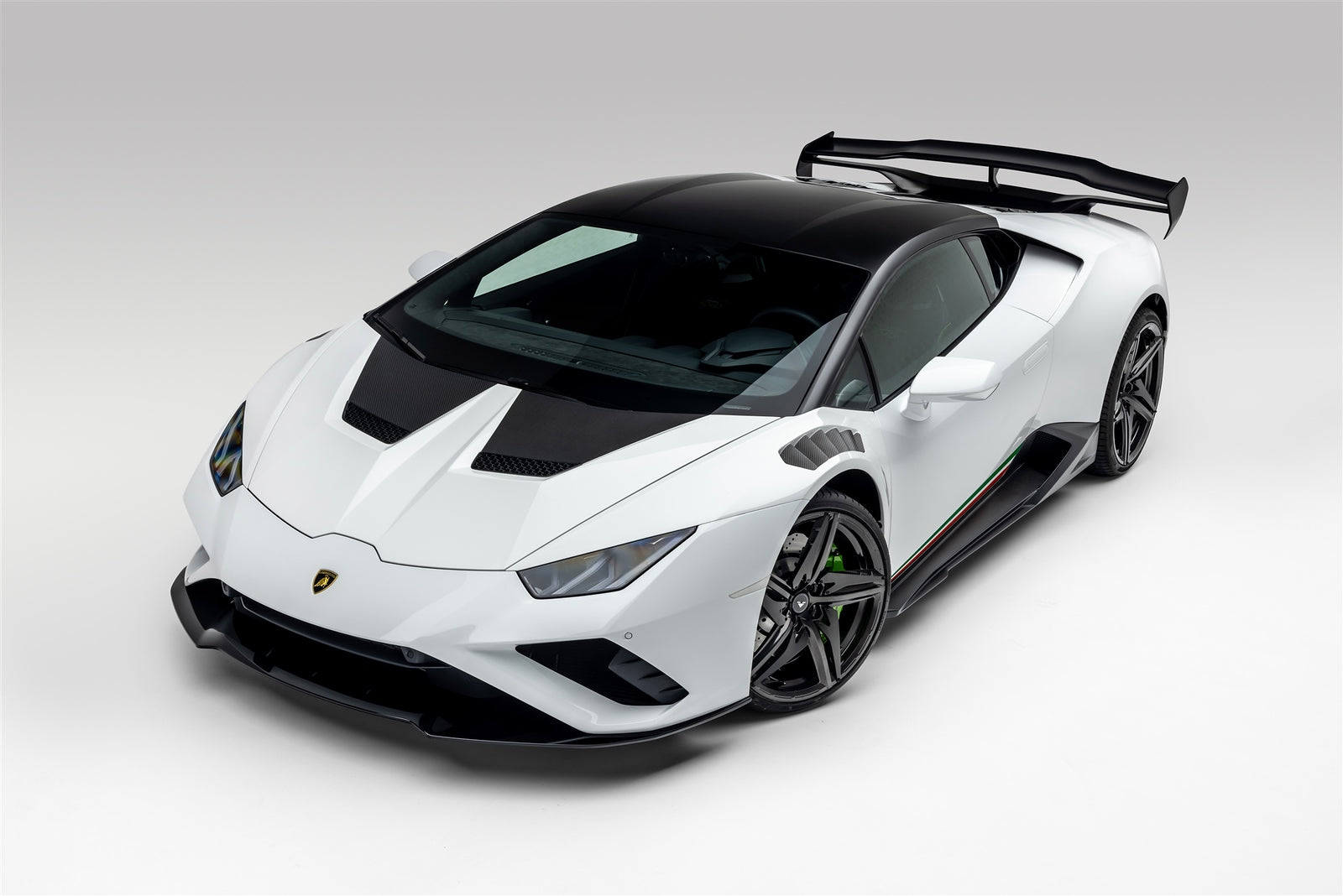 Lamborghini Huracan EVO 2WD Monza Aero Program CB 01 - High Performance Sports Car for Racing Enthusiasts | Perfect for Track Days and Supercar Events