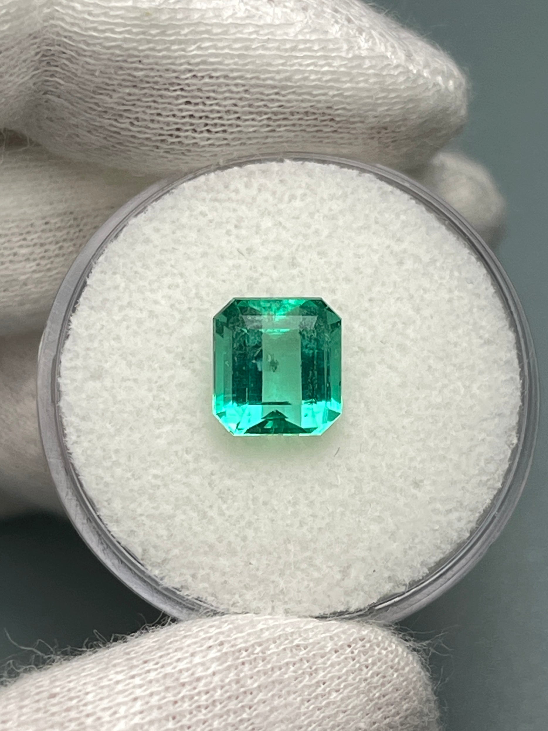 2.36 Carat Natural Colombian Loose Emerald Gemstone - Asscher Cut for Jewelry Making, Engagement Rings & Luxury Gifts