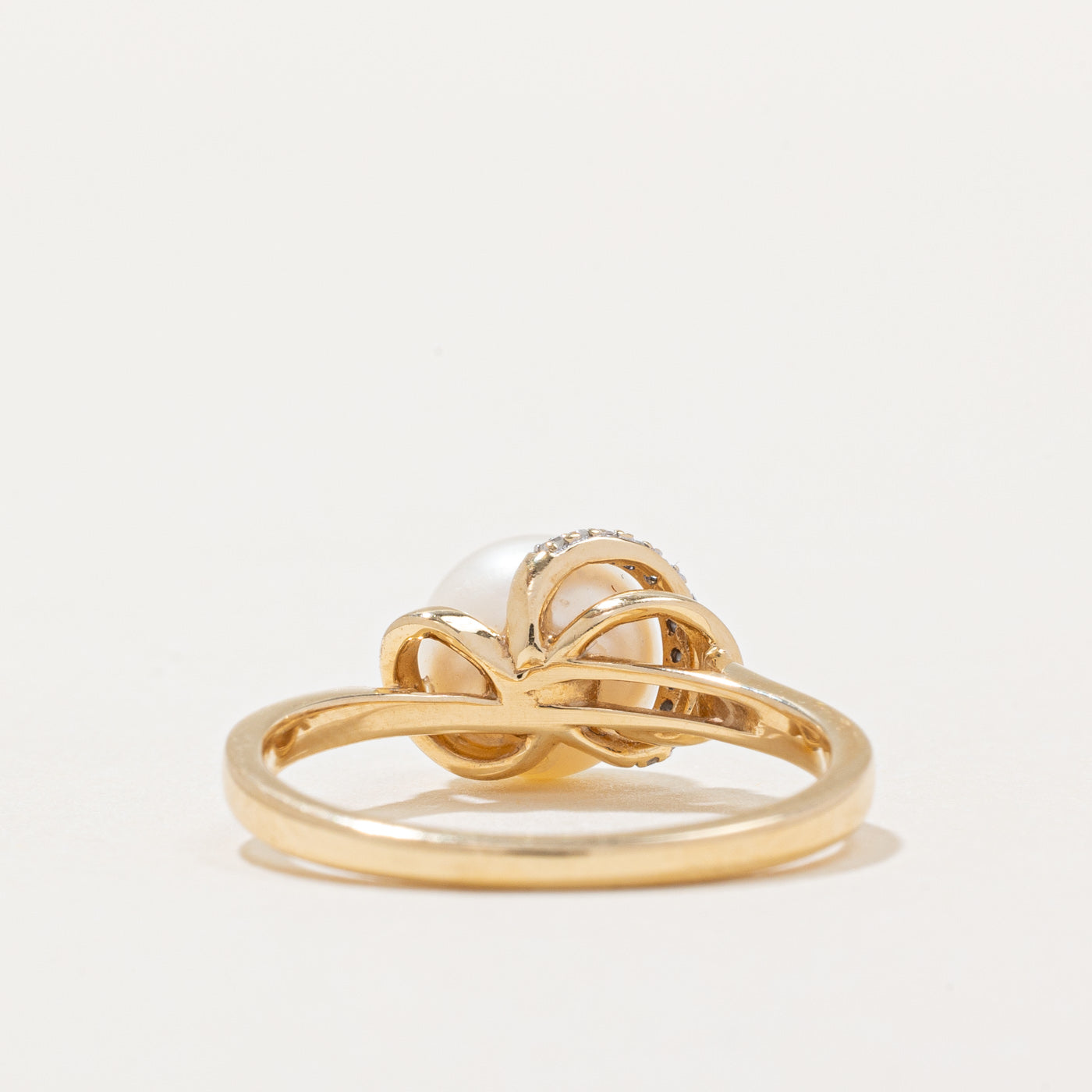 Elegant Pearl & Diamond Cocktail Ring - 0.04ctw Diamond, Size 6.75 - Perfect for Evening Parties, Weddings & Special Occasions