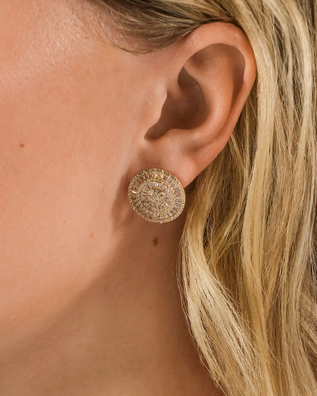 Sandy CZ Circle Stud Earrings for Women - Sparkling Cubic Zirconia Stud Earrings - Elegant & Dainty Jewelry for Everyday Wear, Parties & Gifts