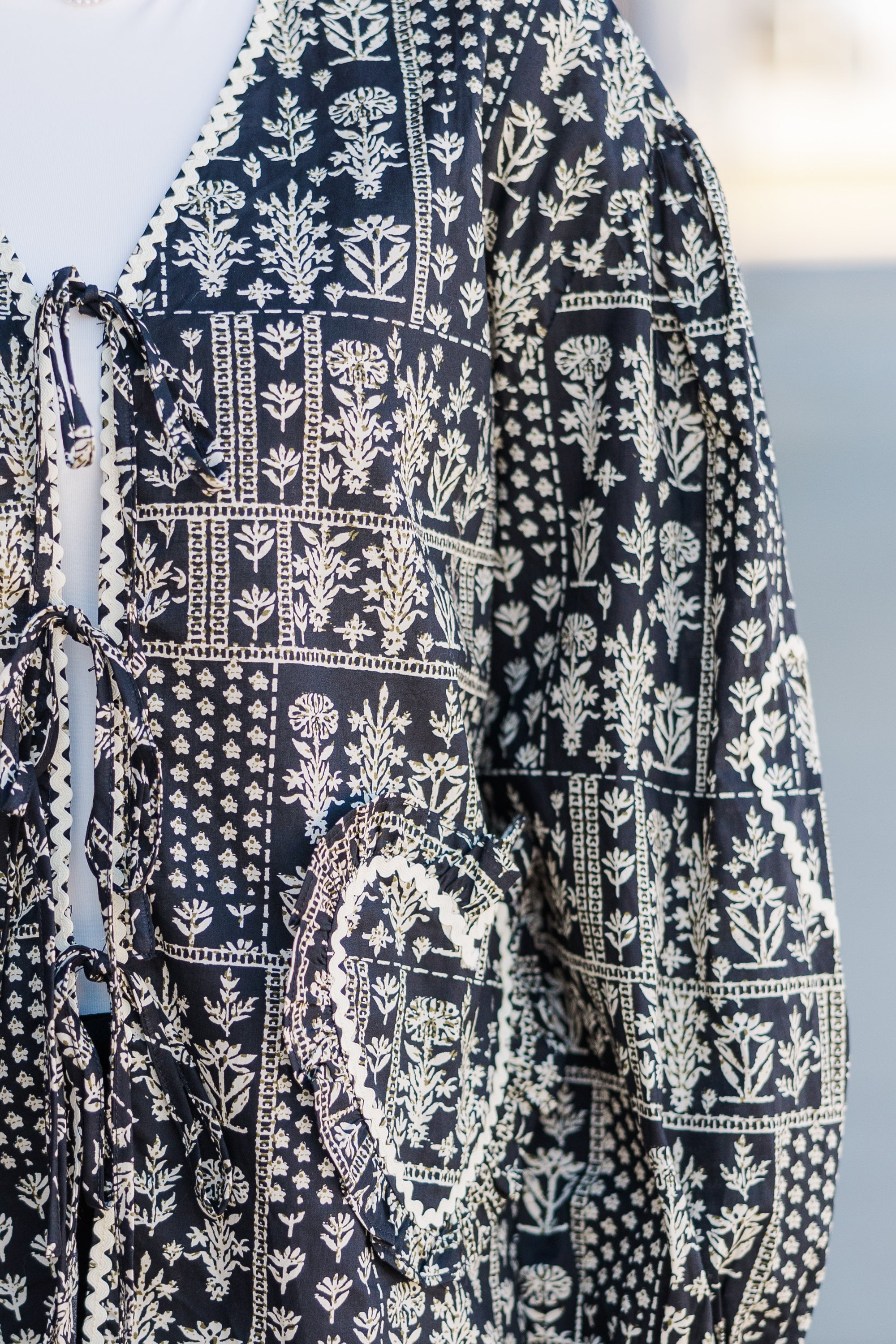 Stylish Black Floral Tied Front Jacket for Women - Elegant Spring & Summer Outerwear for Date Nights & Outdoor Events