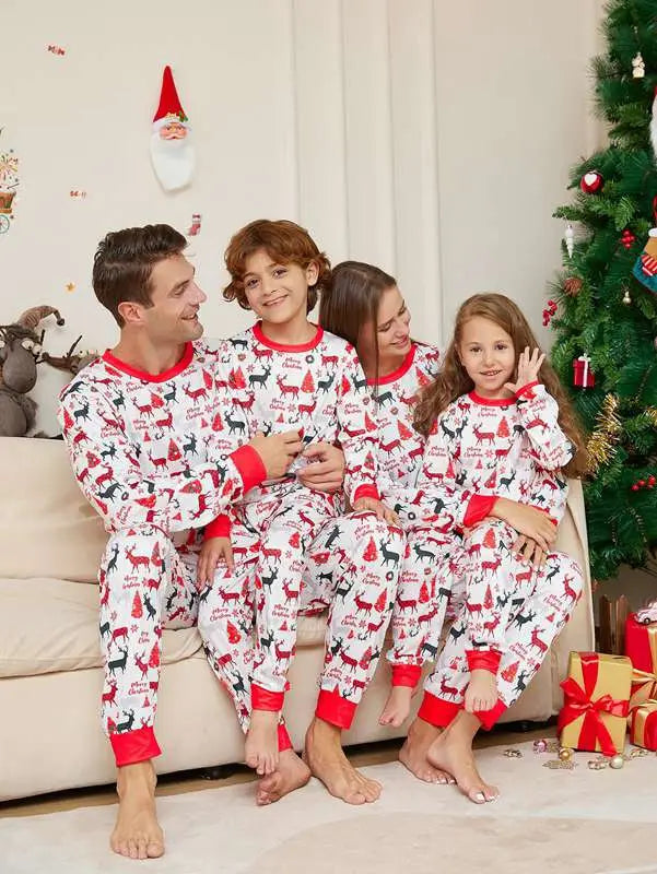 Christmas Matching Family Pajamas Sets with Printed Reindeer - Cozy Holiday Sleepwear for Family Gatherings & Festive Photos