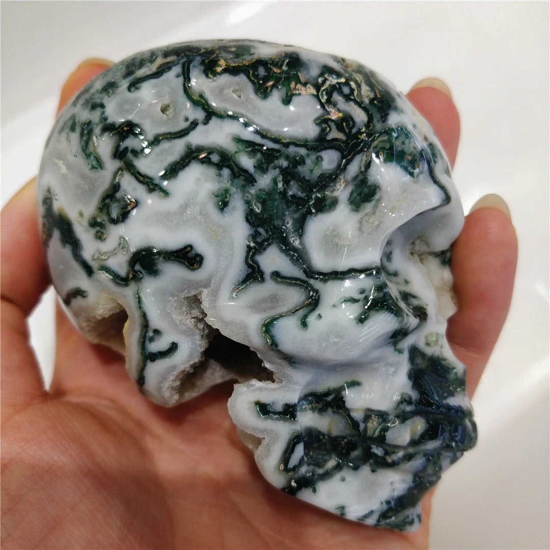 Natural Moss Agate Crystal Carved Skull Figurine - Healing Stone Decor for Home, Office & Meditation - Unique Quartz Mineral Collection Piece for Reiki Healing & Spiritual Decorations