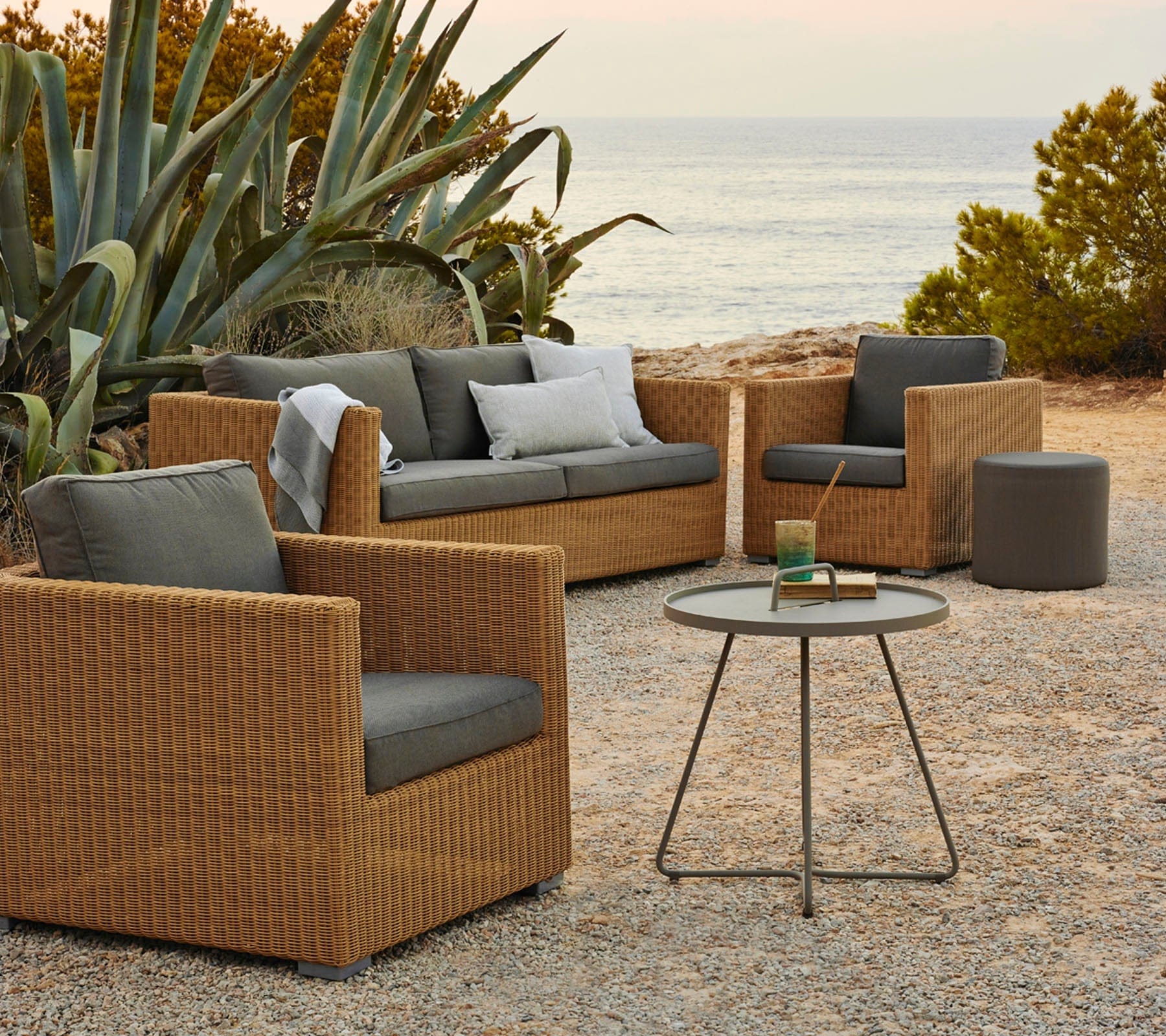Chester 3-Seater Coastal Outdoor Sofa - Waterproof Wicker Patio Furniture Set for Poolside, Garden & Backyard Relaxation