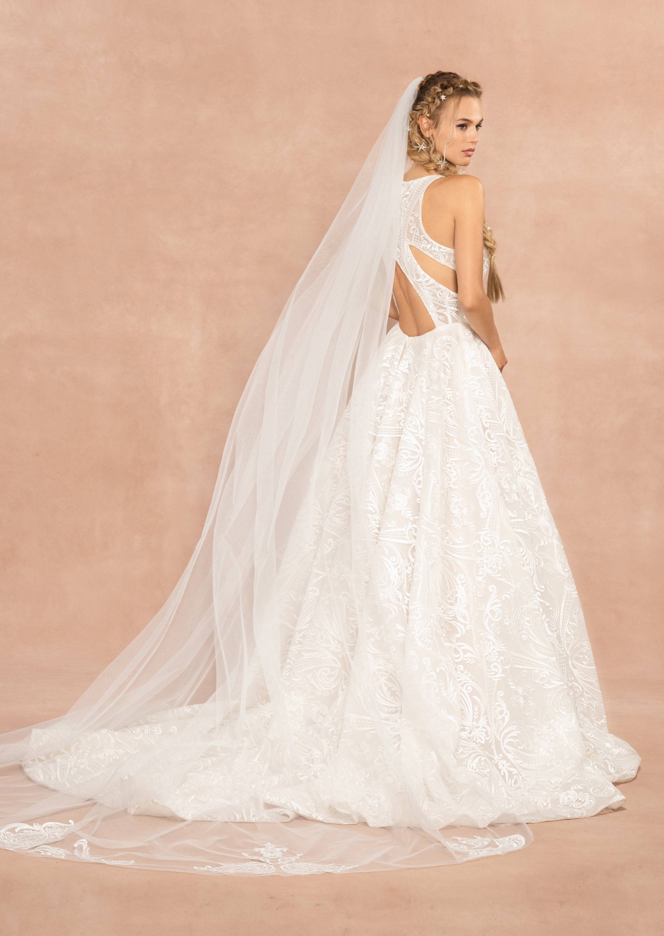Hayley Paige Suki Sample Gown - Elegant Wedding Dress for Brides | Perfect for Beach, Garden & Formal Weddings