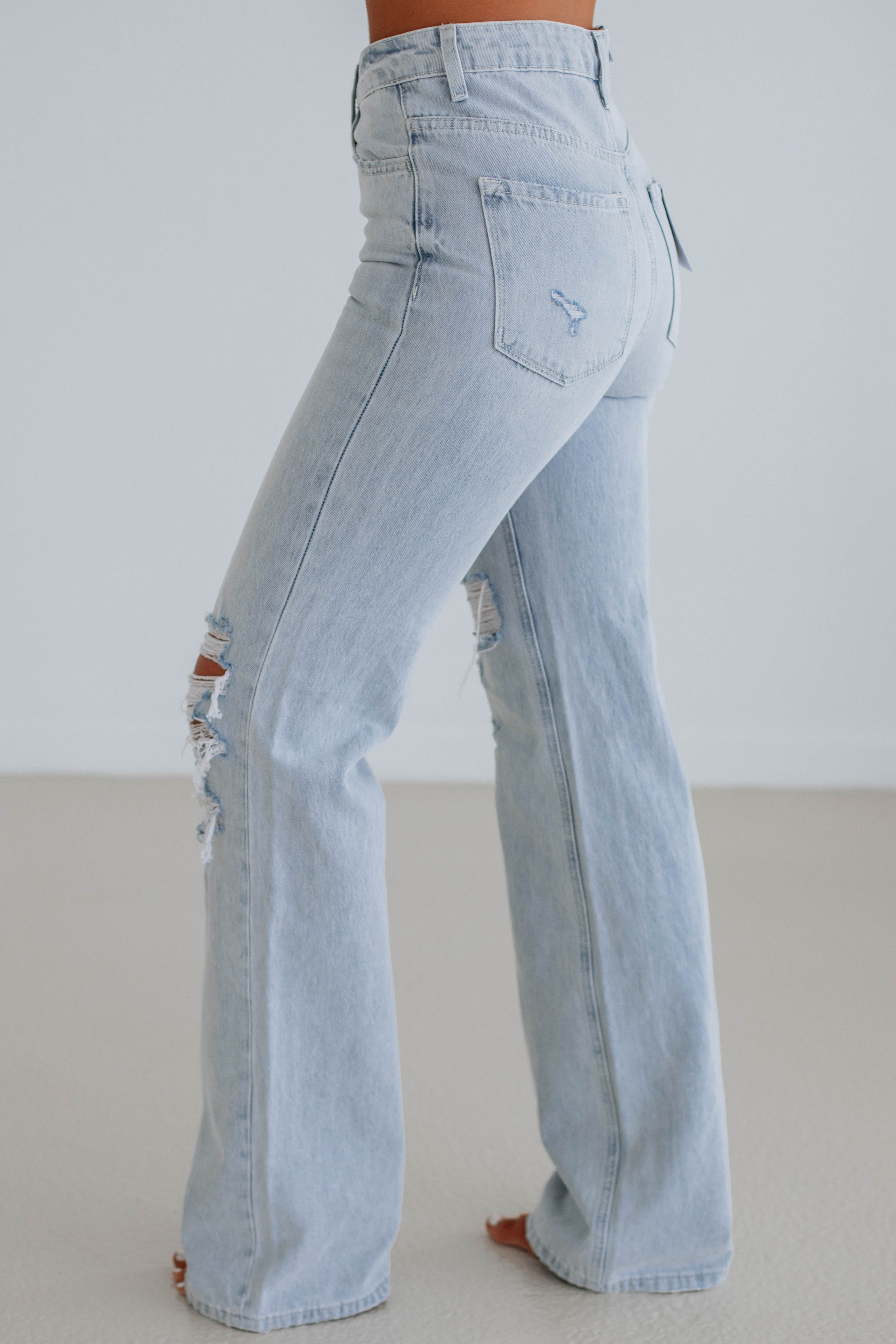Leslie Vervet Reckless Women's High Waist Ripped Jeans - Trendy Distressed Denim Pants for Casual Outfits & Streetwear Fashion