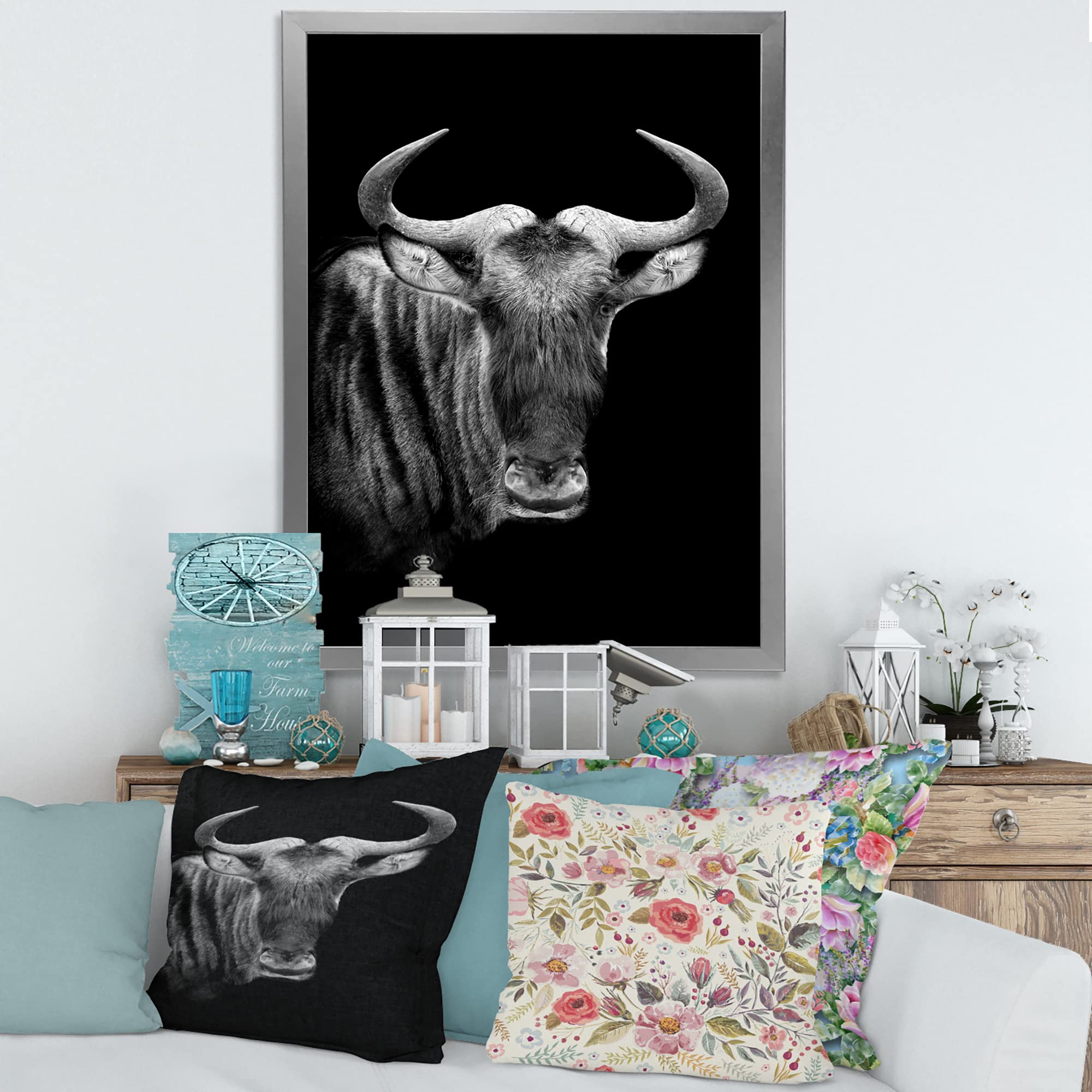 DesignQ Black and White Wildebeest Portrait - Farmhouse Style Framed Wall Art for Living Room, Bedroom & Office Decor