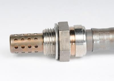 GM Genuine Parts AFS137 Heated Oxygen Sensor - Compatible with Multiple GM Vehicles | Improves Fuel Efficiency & Emissions | Ideal for Engine Performance & Diagnostics