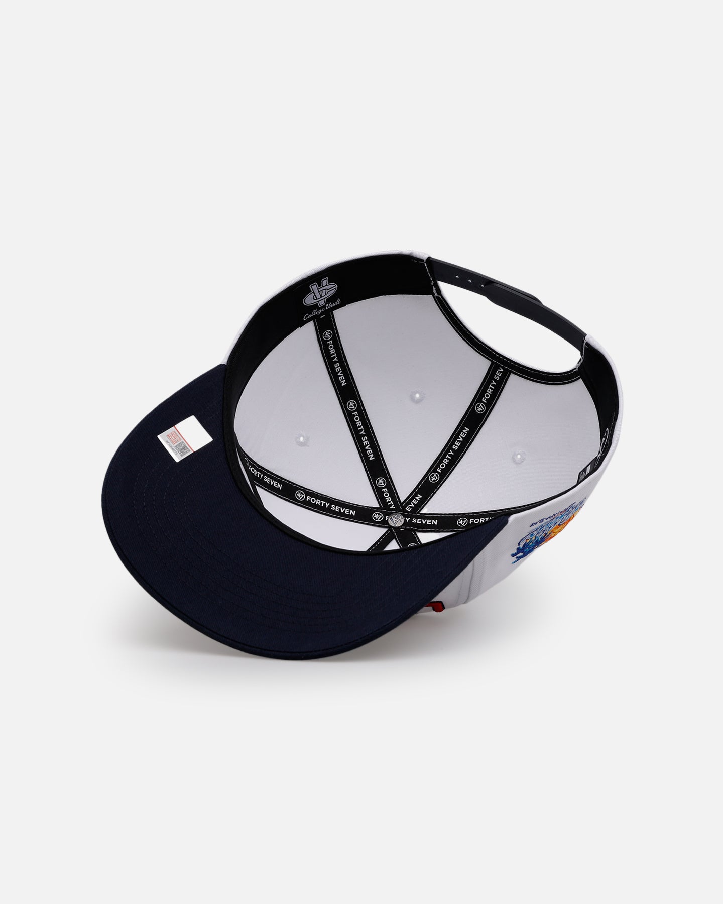 47 Brand UCONN 1999 March Madness Snapback Hat - White and Navy Adjustable Baseball Cap for Men and Women - Perfect for Basketball Games, Sports Events and Casual Wear