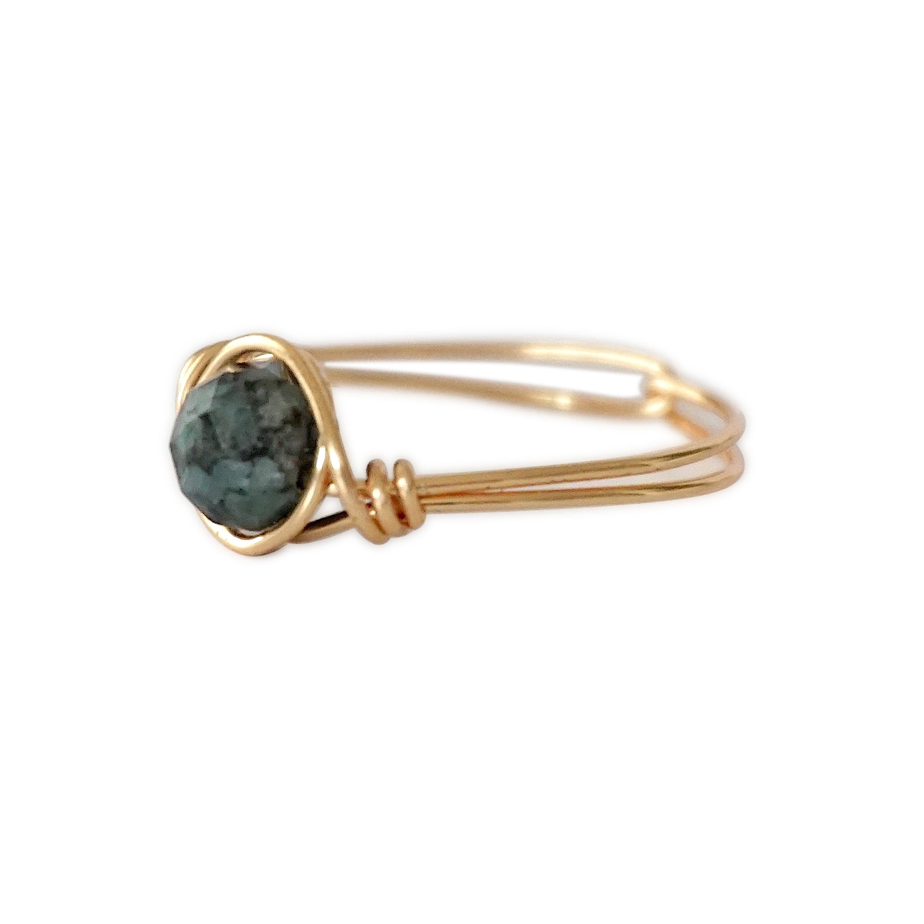 Emerald Birthstone Ring for Women - Elegant May Birthstone Jewelry Gift for Mom, Sister, Girlfriend - Perfect for Birthdays, Anniversaries & Special Occasions