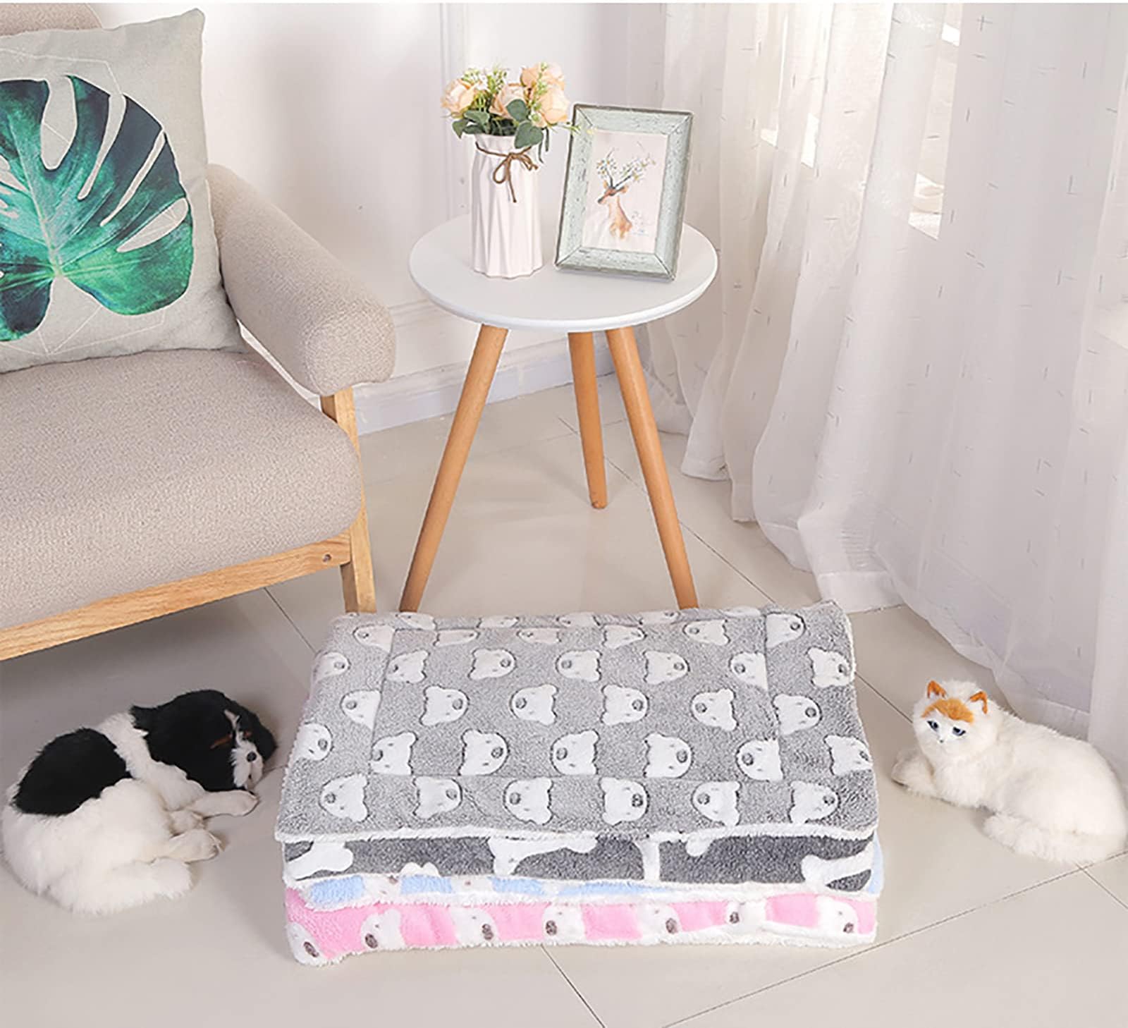 Premium Calming Cat Blanket for Indoor Cats - Soft Anti-Anxiety Pet Blanket for Stress Relief (Large & Grey) - Perfect for Couch, Bed & Travel Comfort