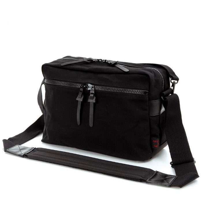 Artisan & Artist ACAM 3000 Canvas Camera Bag - Durable Waterproof DSLR/SLR Shoulder Bag for Photographers - Perfect for Travel, Hiking & Outdoor Photography