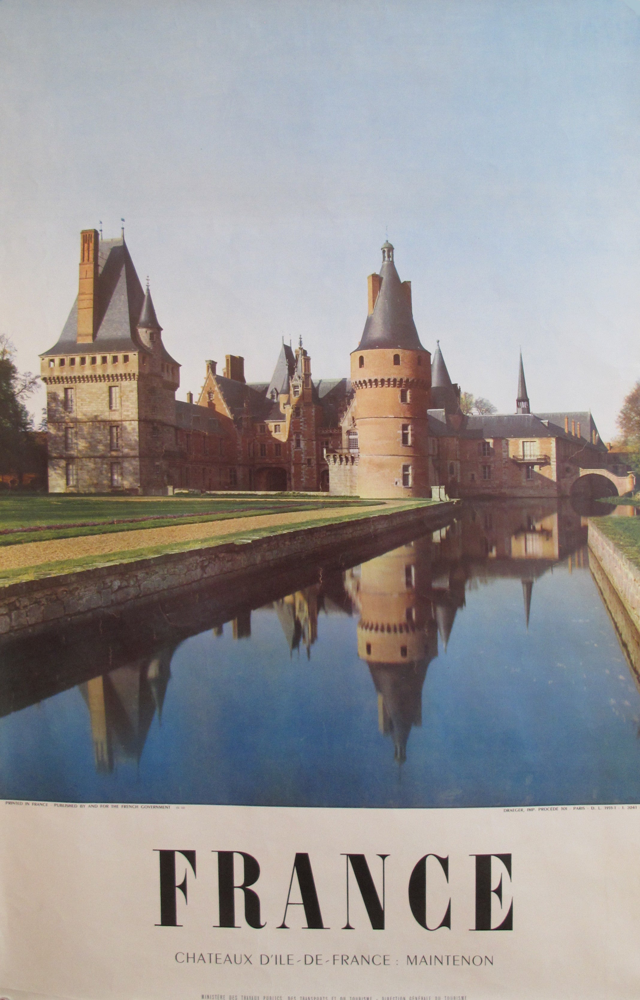 1950s Vintage French Travel Poster - Chateaux de Maintenon Retro Wall Art for Home & Office Decor | Perfect for Living Room, Bedroom, or Gift