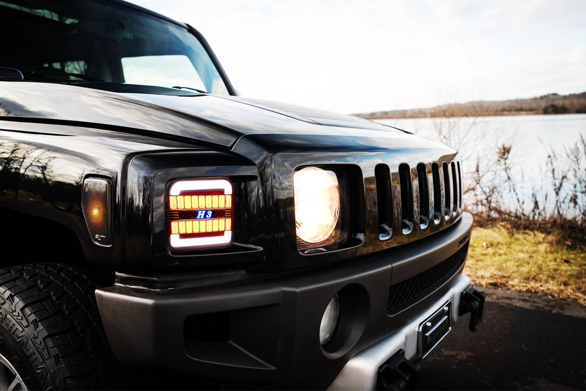 Clear Full LED White Halo/Amber Sequential Turn Signal Lights for 2006-2010 Hummer H3 - Upgrade Front Blinkers with Bright DRL & Stylish Design for Off-Road & Daily Driving