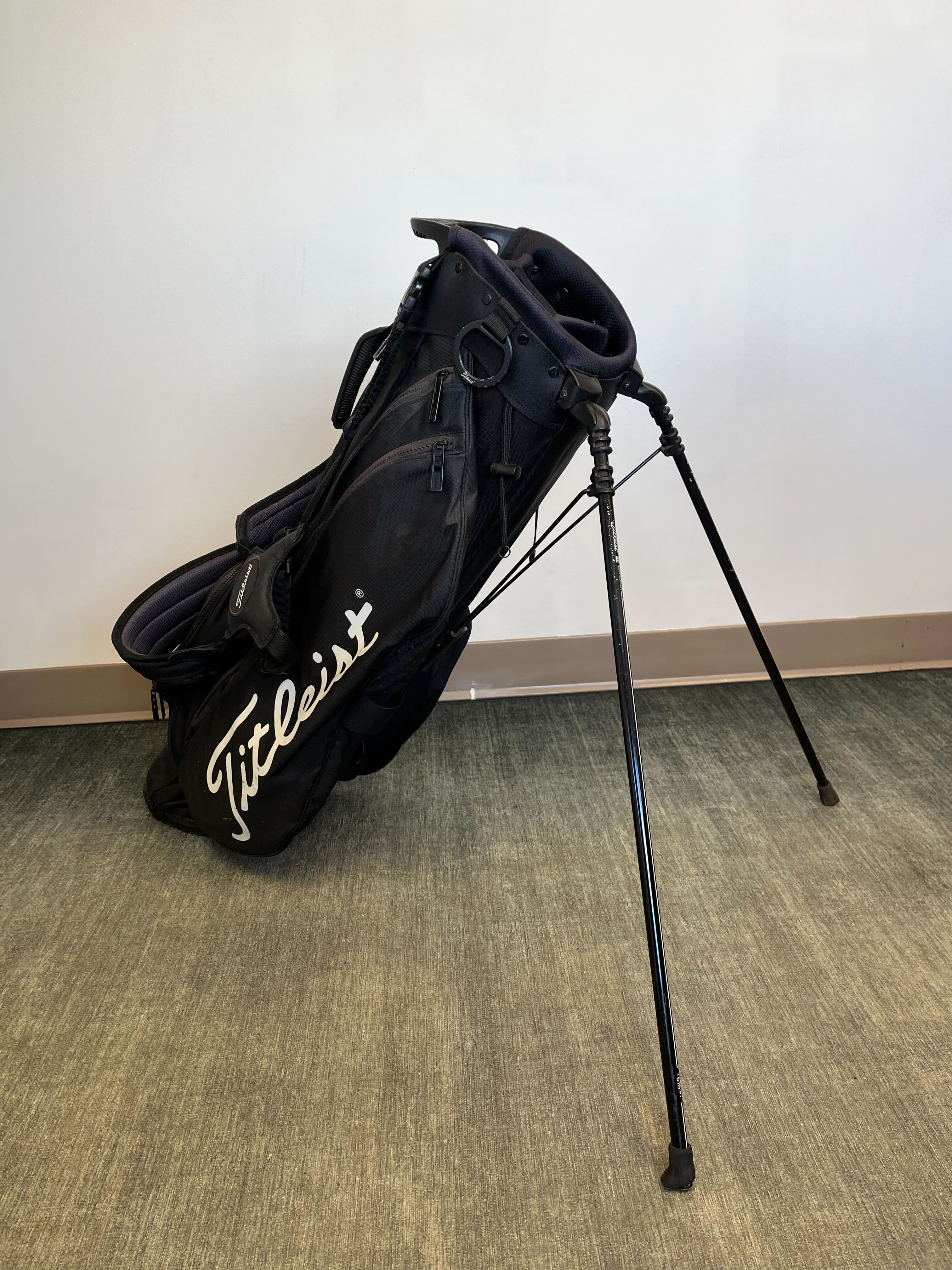 Titleist Players 4 Stand Golf Bag - Black with 4 Dividers, Comfortable Strap & Waterproof Rain Cover - Perfect for Golfers & Tournaments