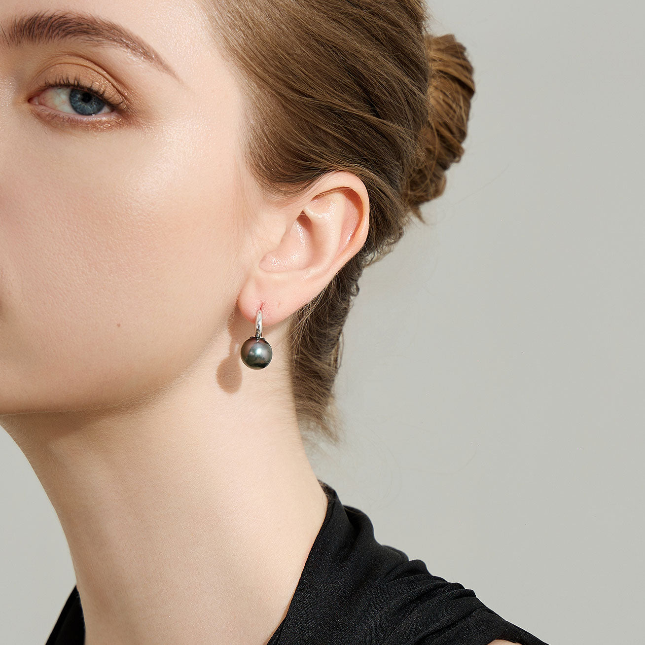 18K Gold Top Grade Tahitian Pearl Earrings for Women - Luxury Pearl Stud Earrings for Wedding, Anniversary & Special Occasions - KE00189