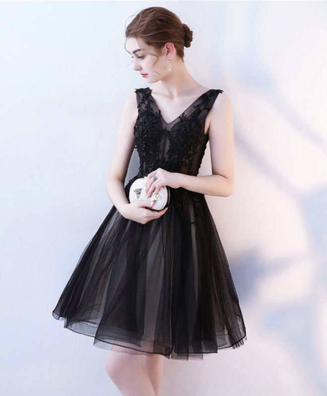 Elegant Black V-Neck Tulle Lace Short Prom Dress for Homecoming, Party, and Special Occasions - Perfect for Dances, Formals, and Evening Events