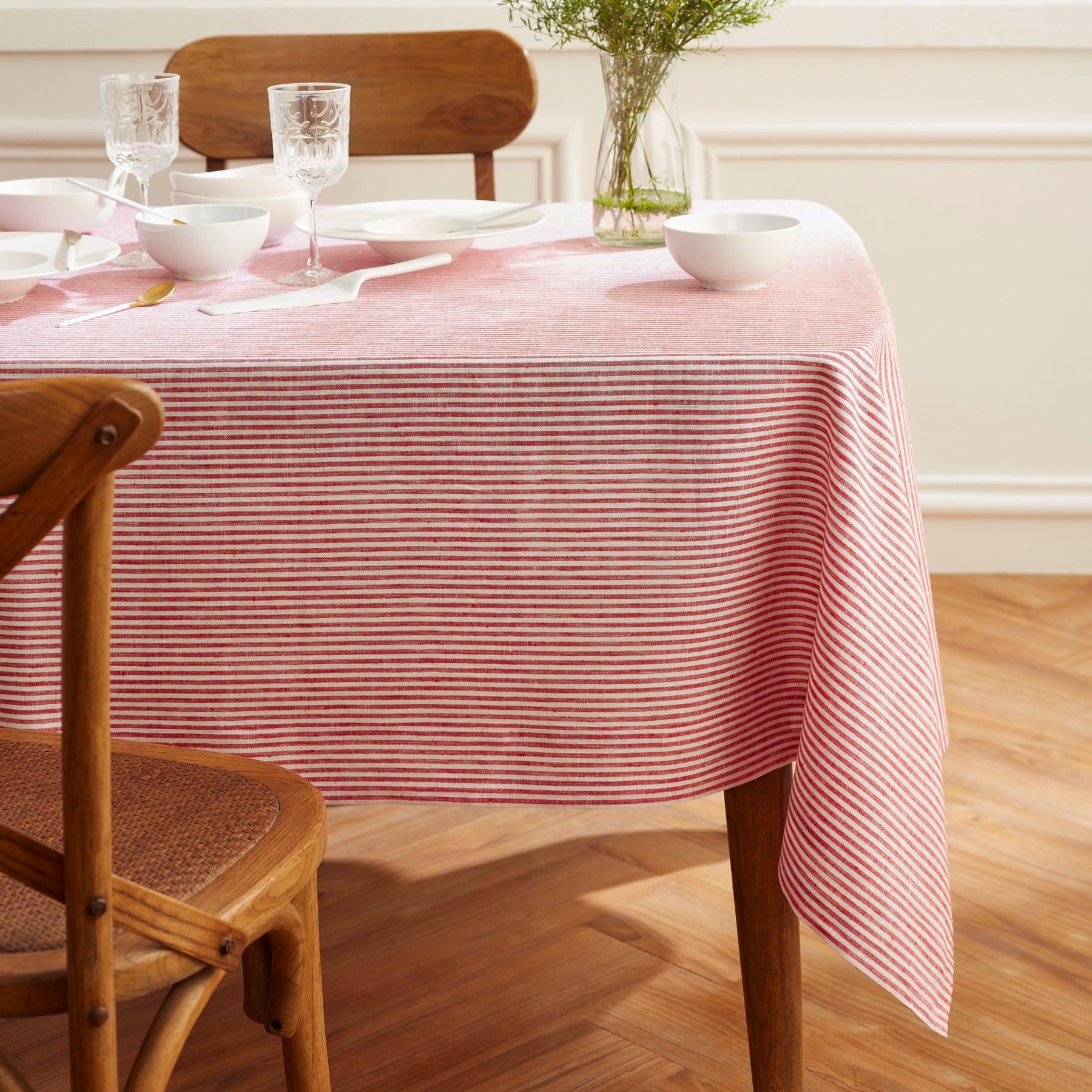 Elegant Narrow Stripe Tablecloth - Premium Cotton Dining Table Cover for Restaurants, Weddings & Home Decor | Washable & Wrinkle-Resistant