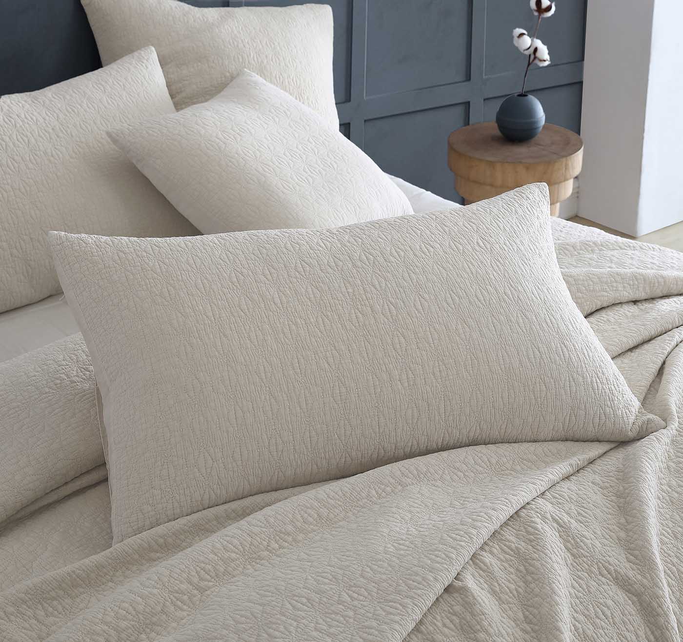 Premium Kayo Linen Pillowcase Sham - Breathable & Hypoallergenic Bedding by Logan & Mason Platinum Collection | Perfect for Home Decor, Guest Rooms & Luxury Hotels