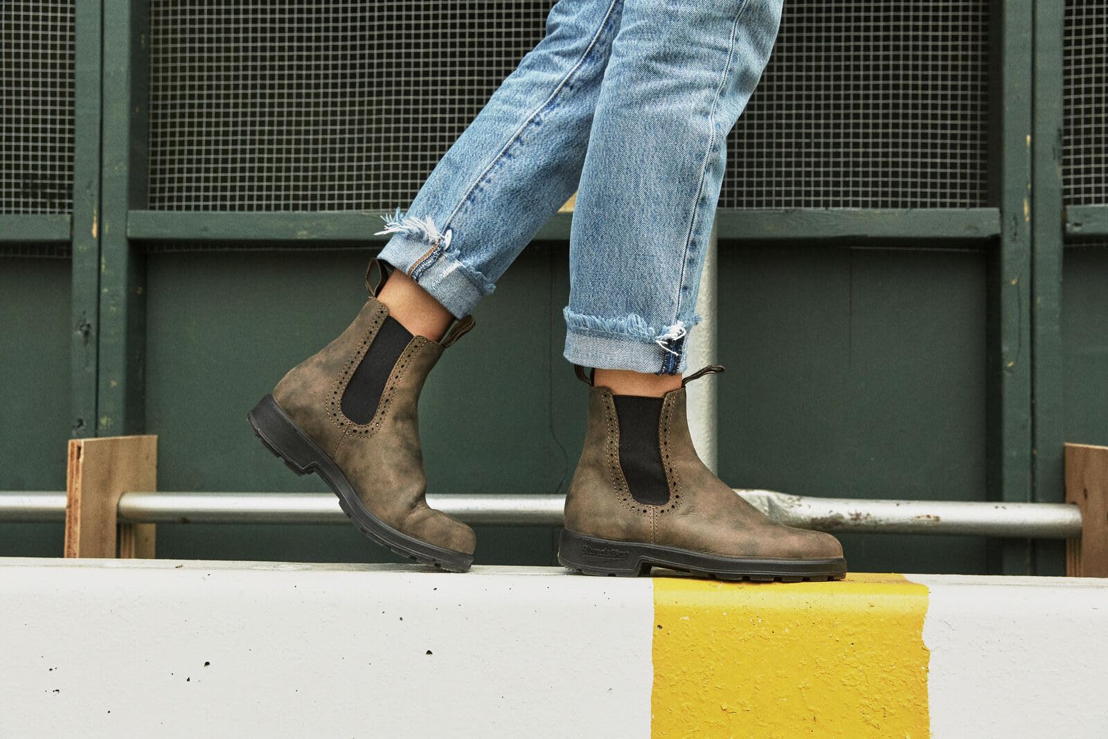 Blundstone Women's High Top Chelsea Boots - Waterproof Leather Ankle Boots for Walking, Hiking & Outdoor Activities